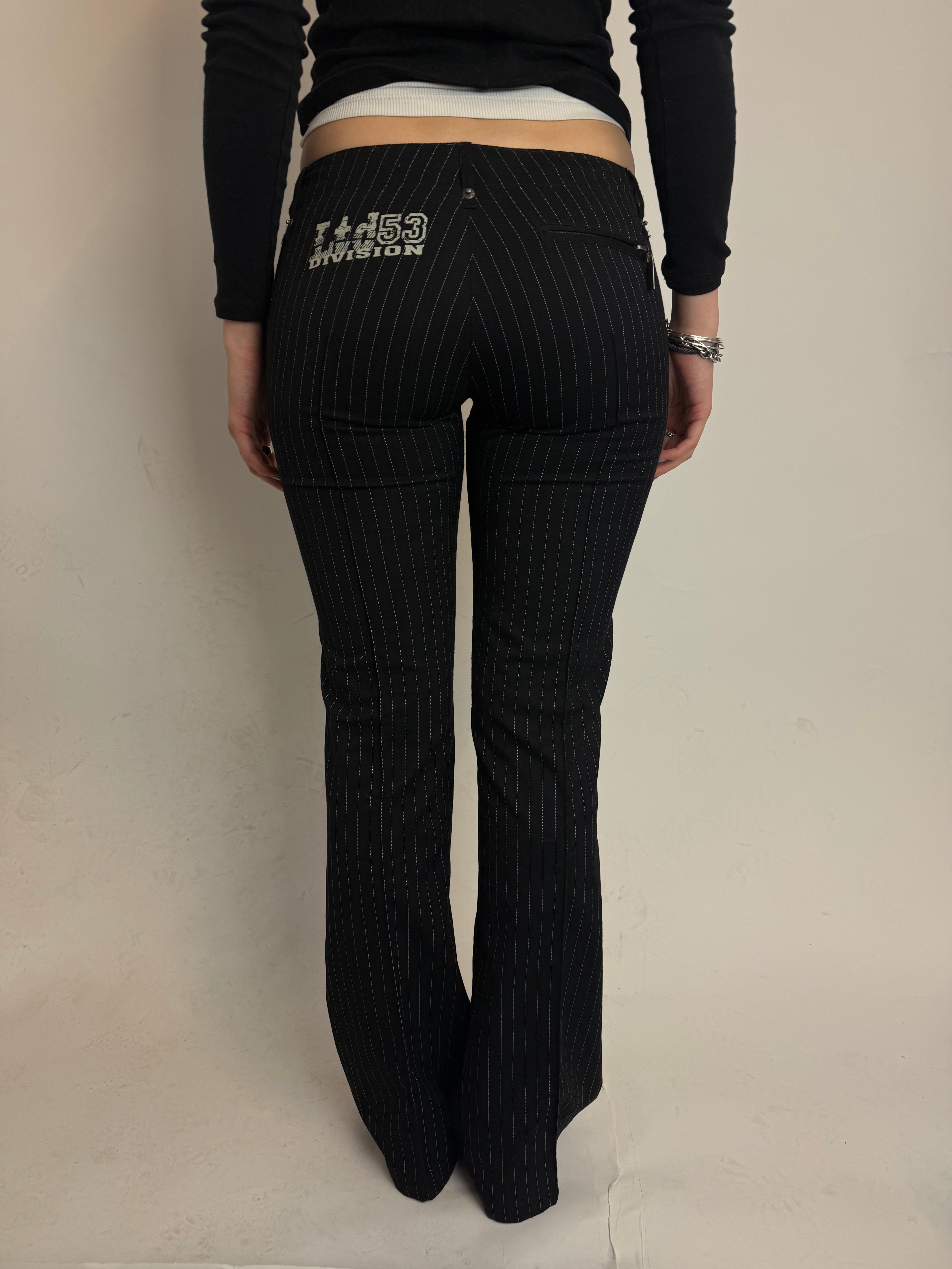 Vintage Low Waist Pinstripe Pants für Damen. Y2K Second Hand 2000s Fashion
