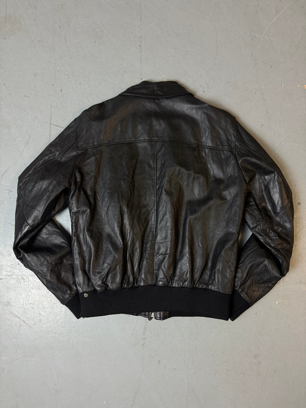 Produktbild von Vintage Into Italian Black Leather Jacket von Hinten