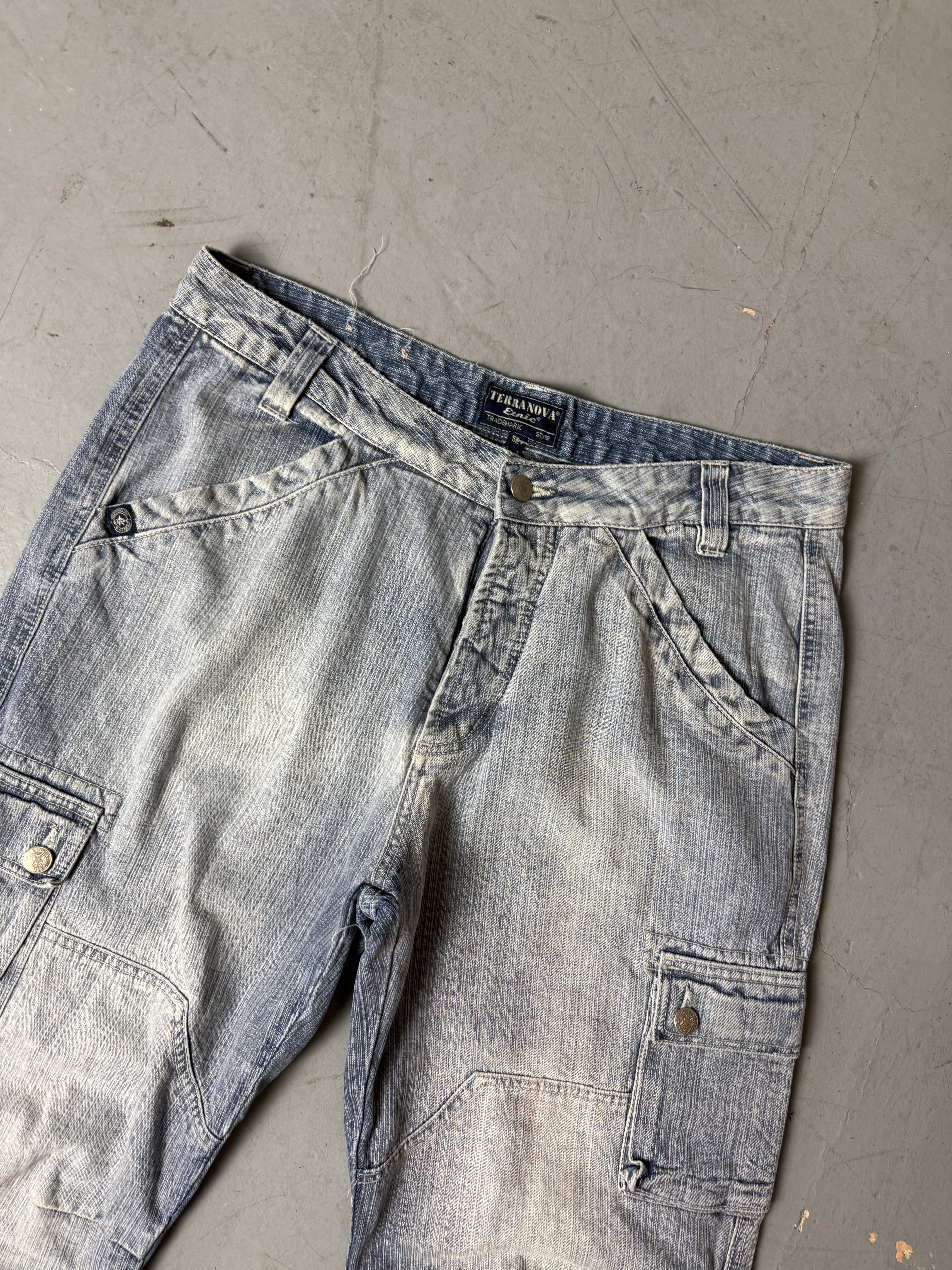 Detailbild von einer Vintage Terranova Light Blue Baggy Jeans von Hosenbund