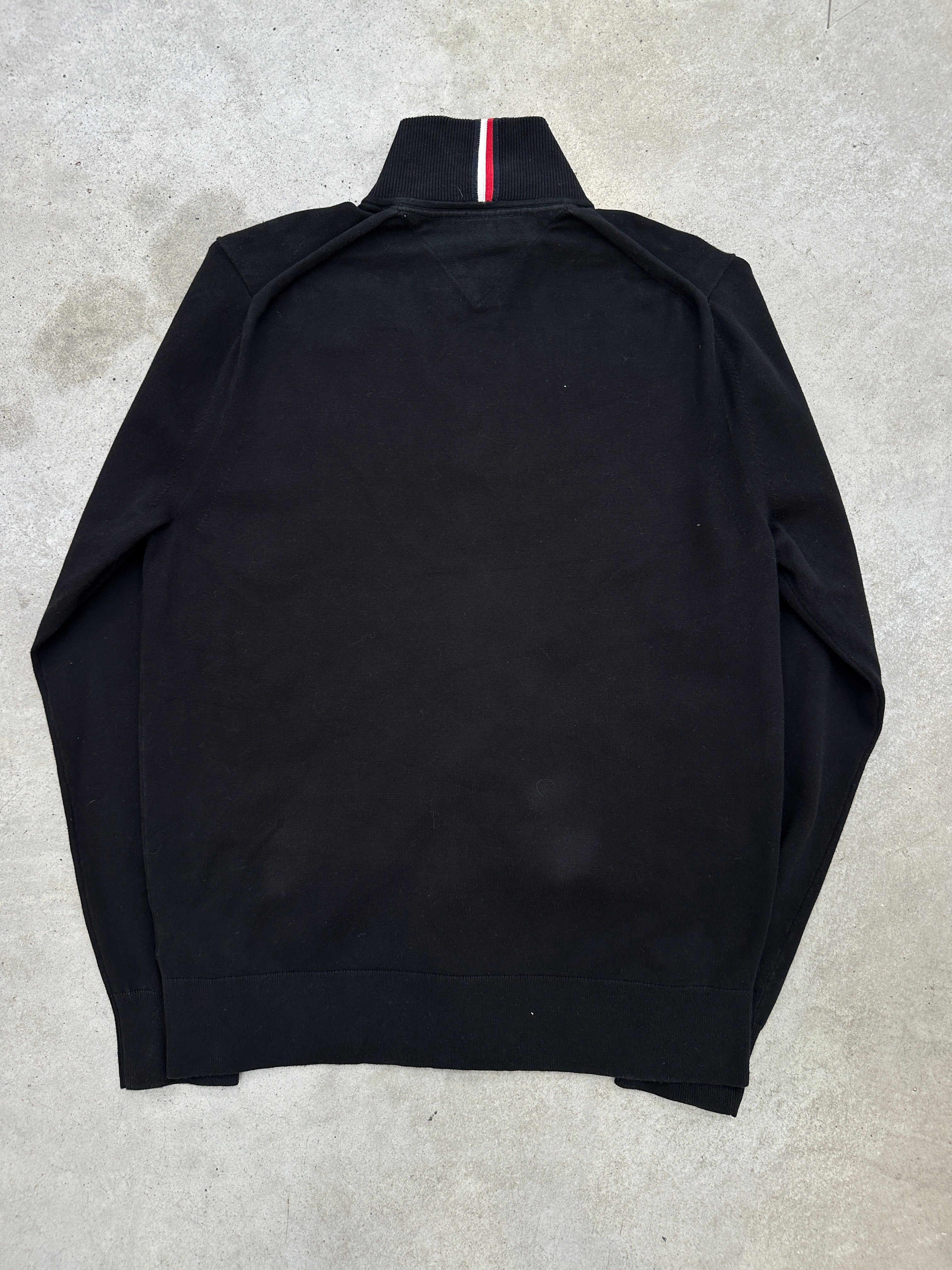 Vintage Tommy Hilfiger Black Knit Zip Sweater für Herren. Y2K Second Hand 2000s Fashion