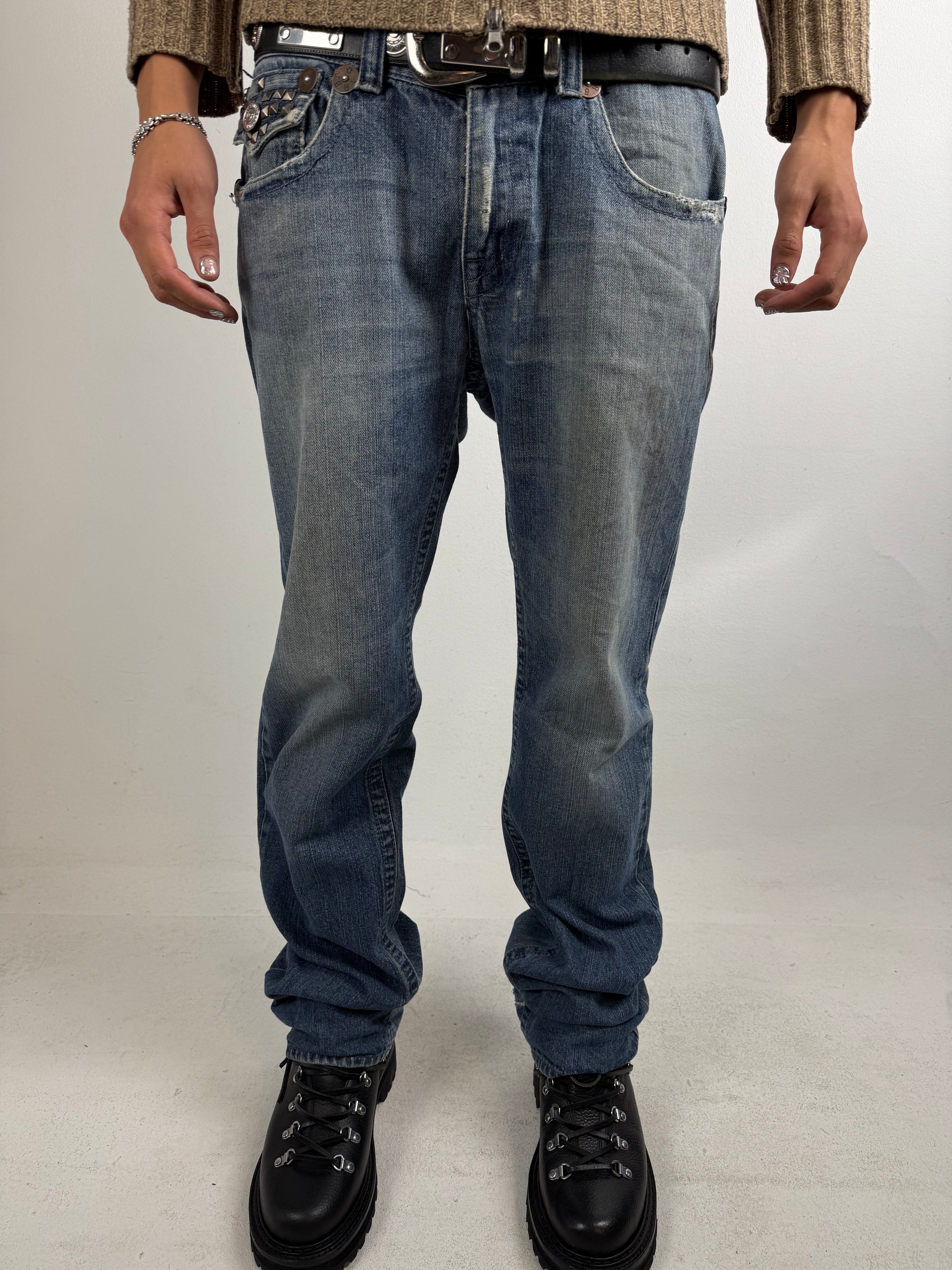 Tragebild von Vintage True Religion Baggy Denim with Studded Pockets M/L von vorne