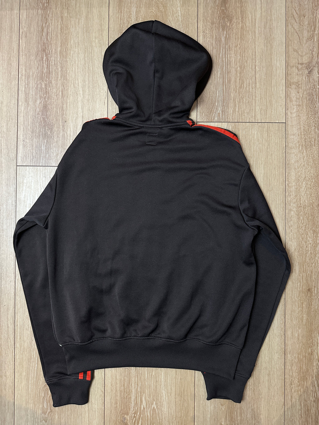 Produktbild von einem Vintage Adidas Hooded Trackjacket von hinten