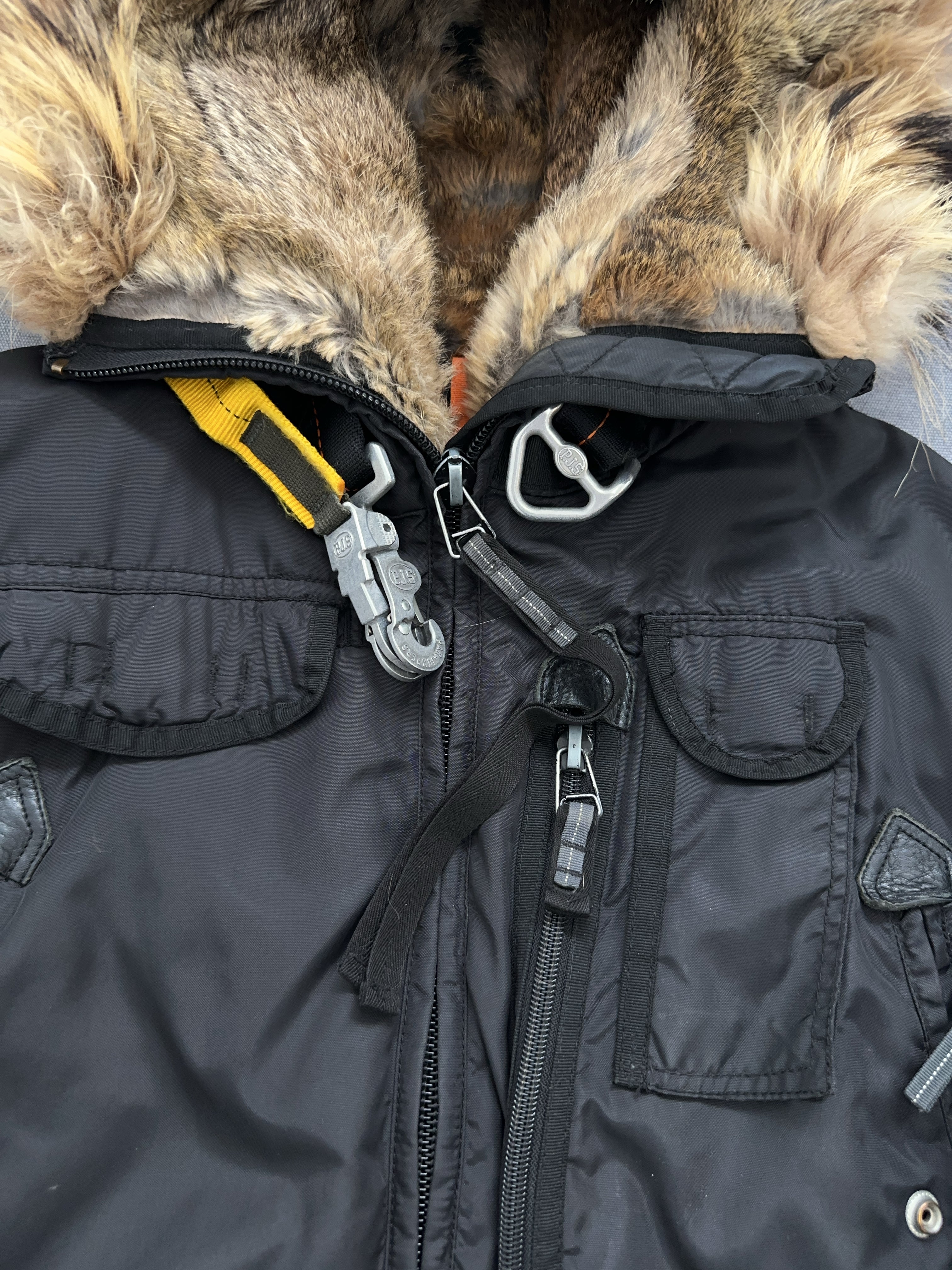 Vintage Parajumpers Jacke für Damen. Y2K Second Hand 2000s Fashion