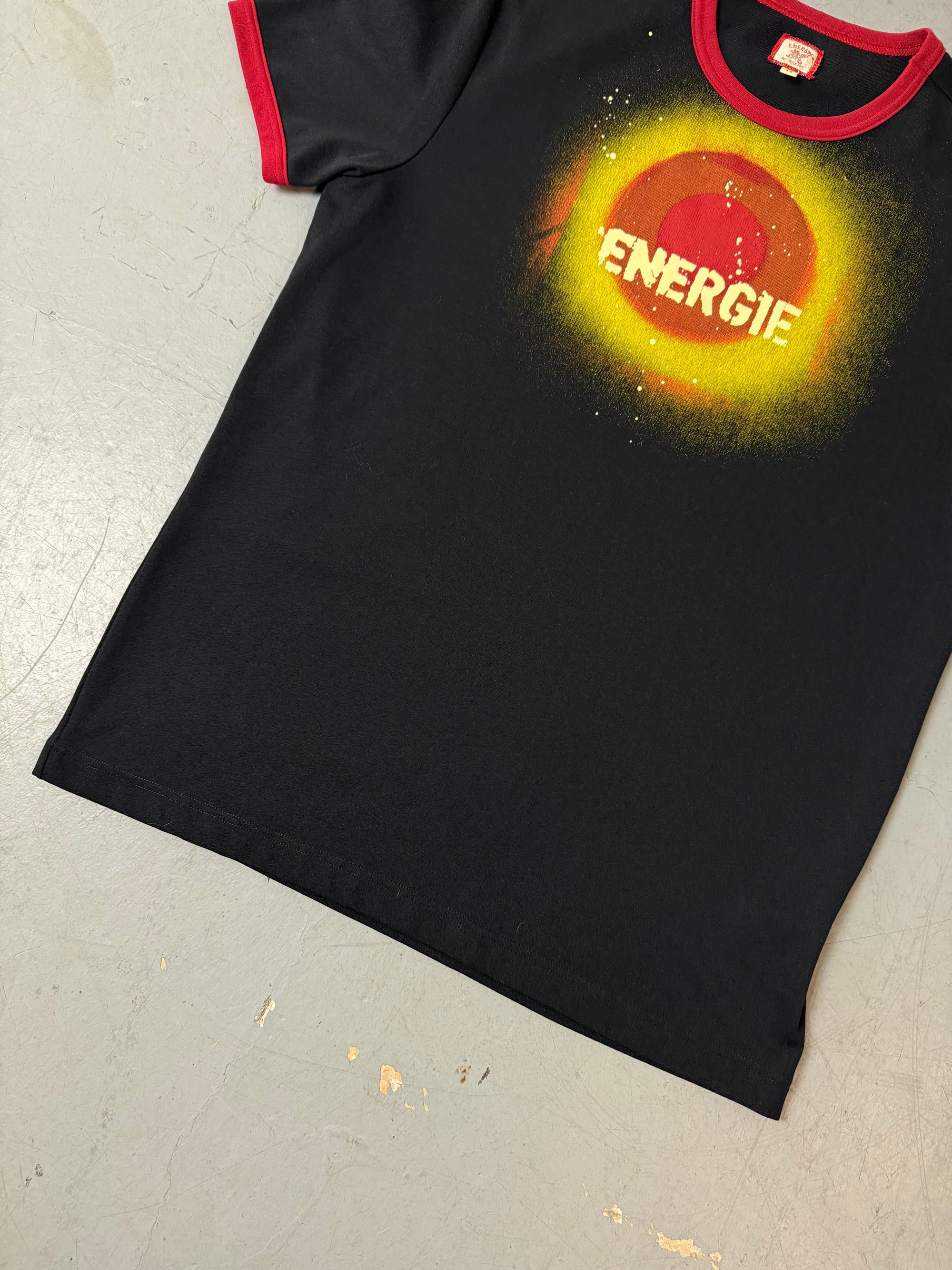 Vintage Energie Black and Red Tee M
