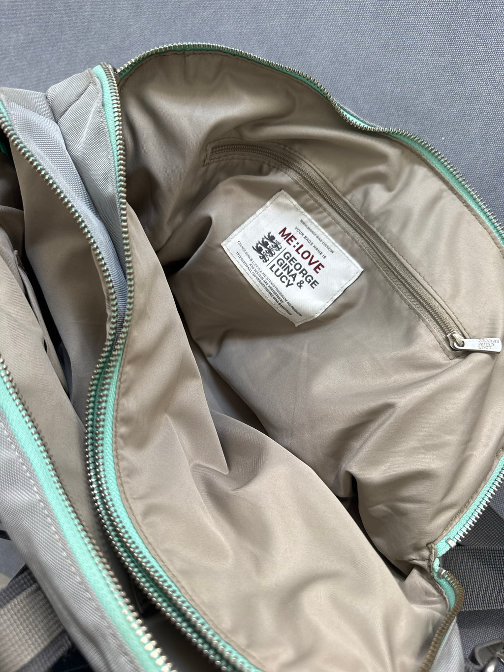 Vintage George Gina & Lucy Bag ()