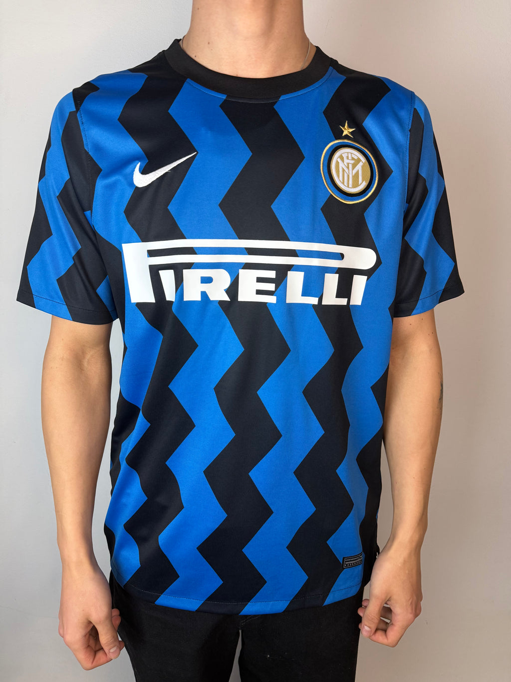 Tragebild von Vintage Nike Inter Mailand Jersey M von vorne 