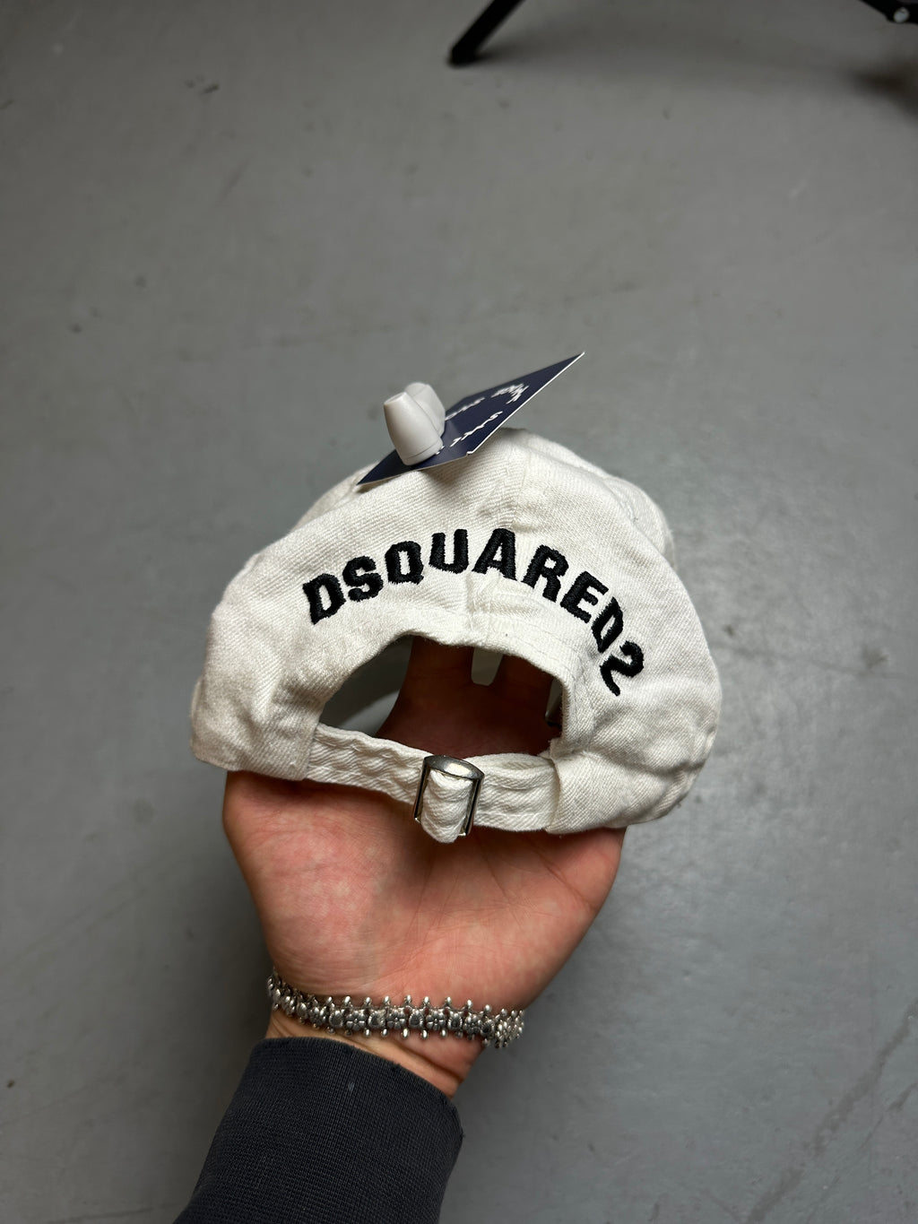 Produktbild Vintage White Dsquared Cap von hinten 