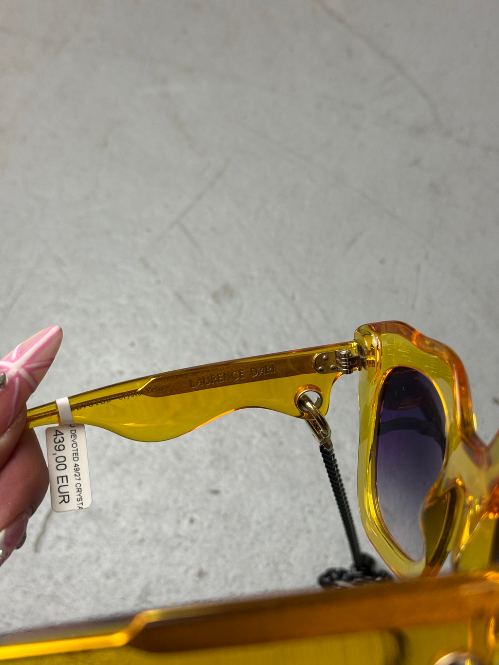 Laurence D‘Ari Yellow Sunglasses with Chain. Unisex. Y2K 2000s Fashion.