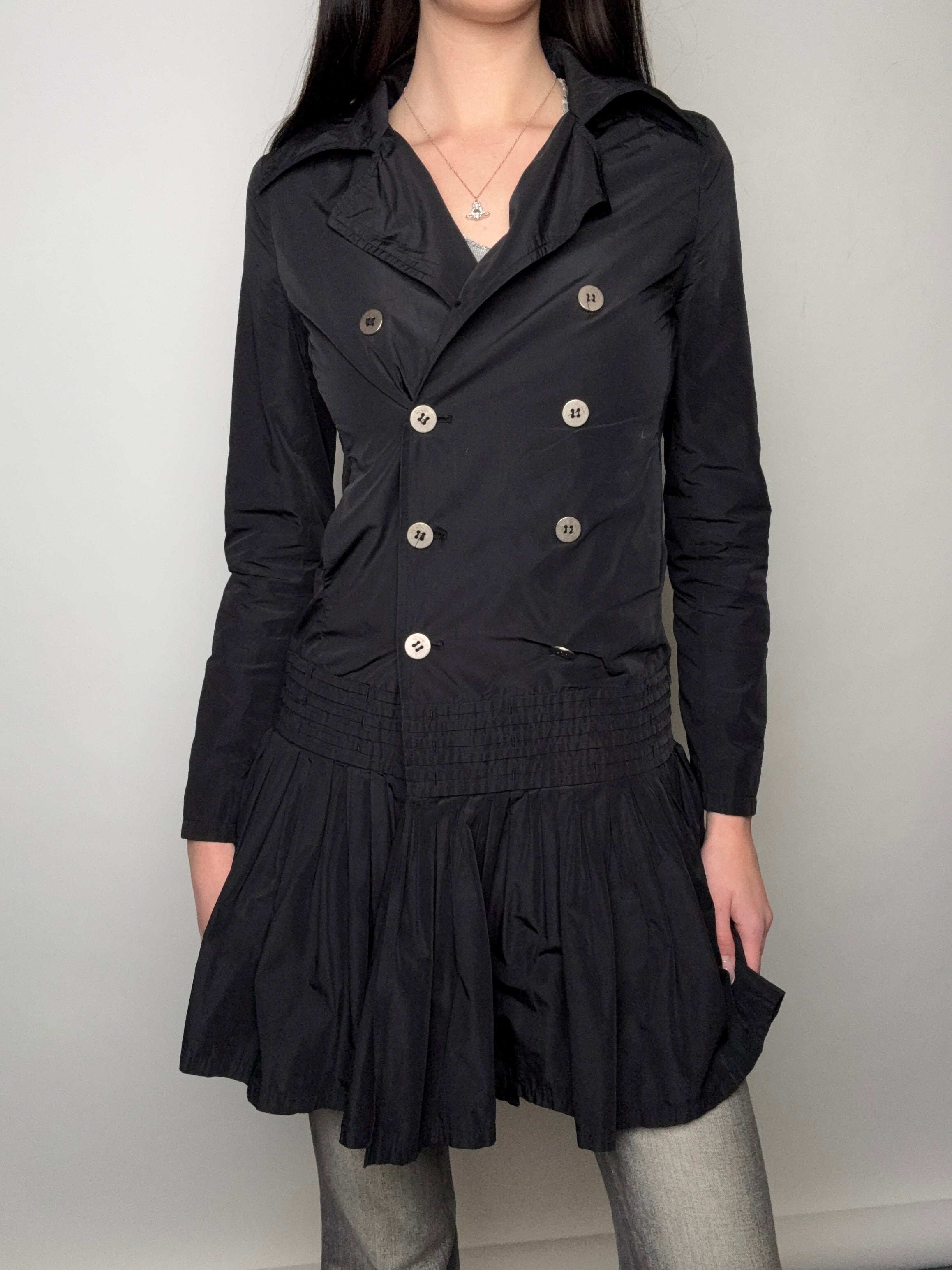 Ein schwarzer Mantel von LiuJu mit Knöpfen vintage Y2K 