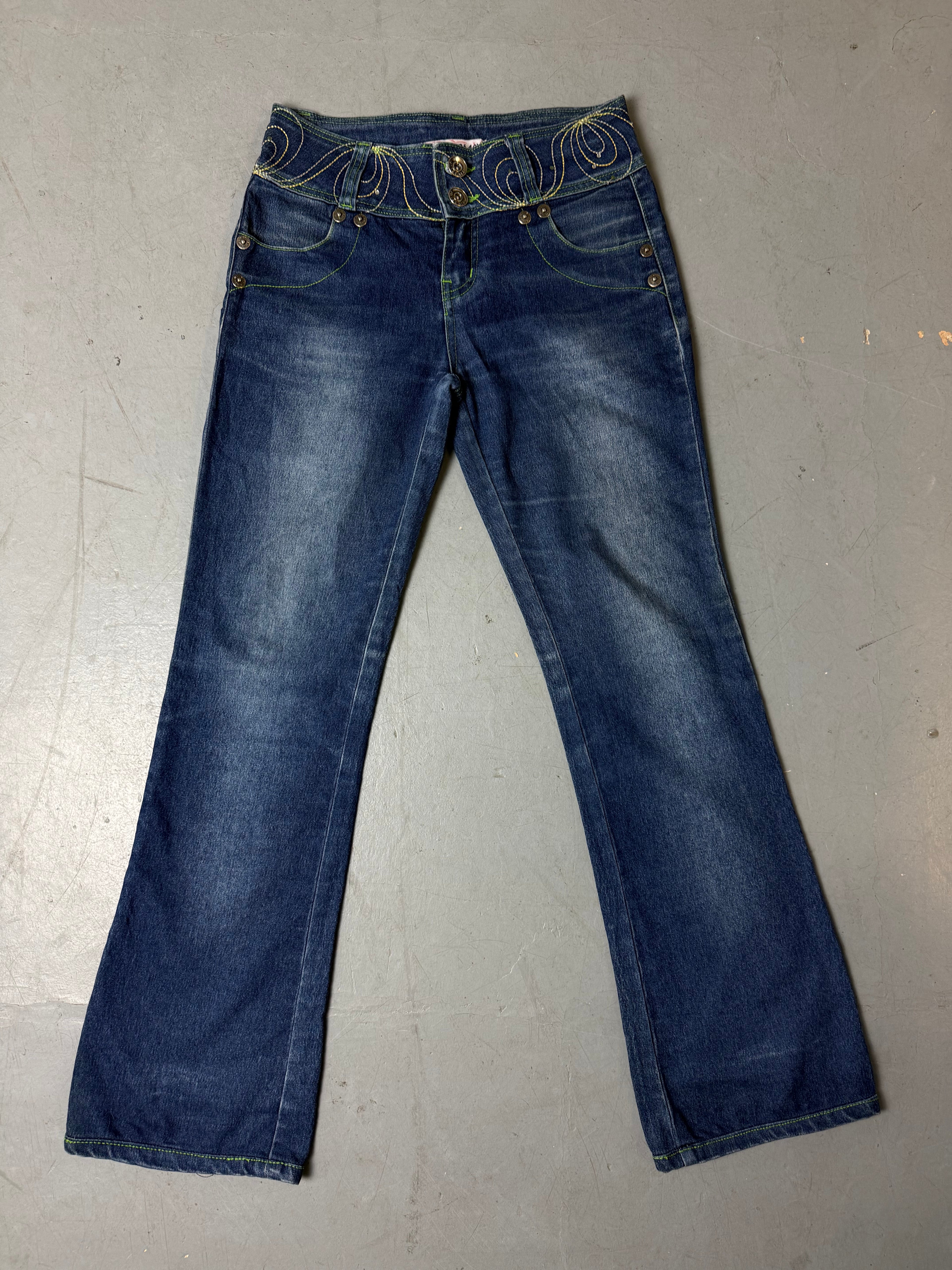 Produktbild von einer Vintage Bootcut Jeans with Colorful Stitching von vorne