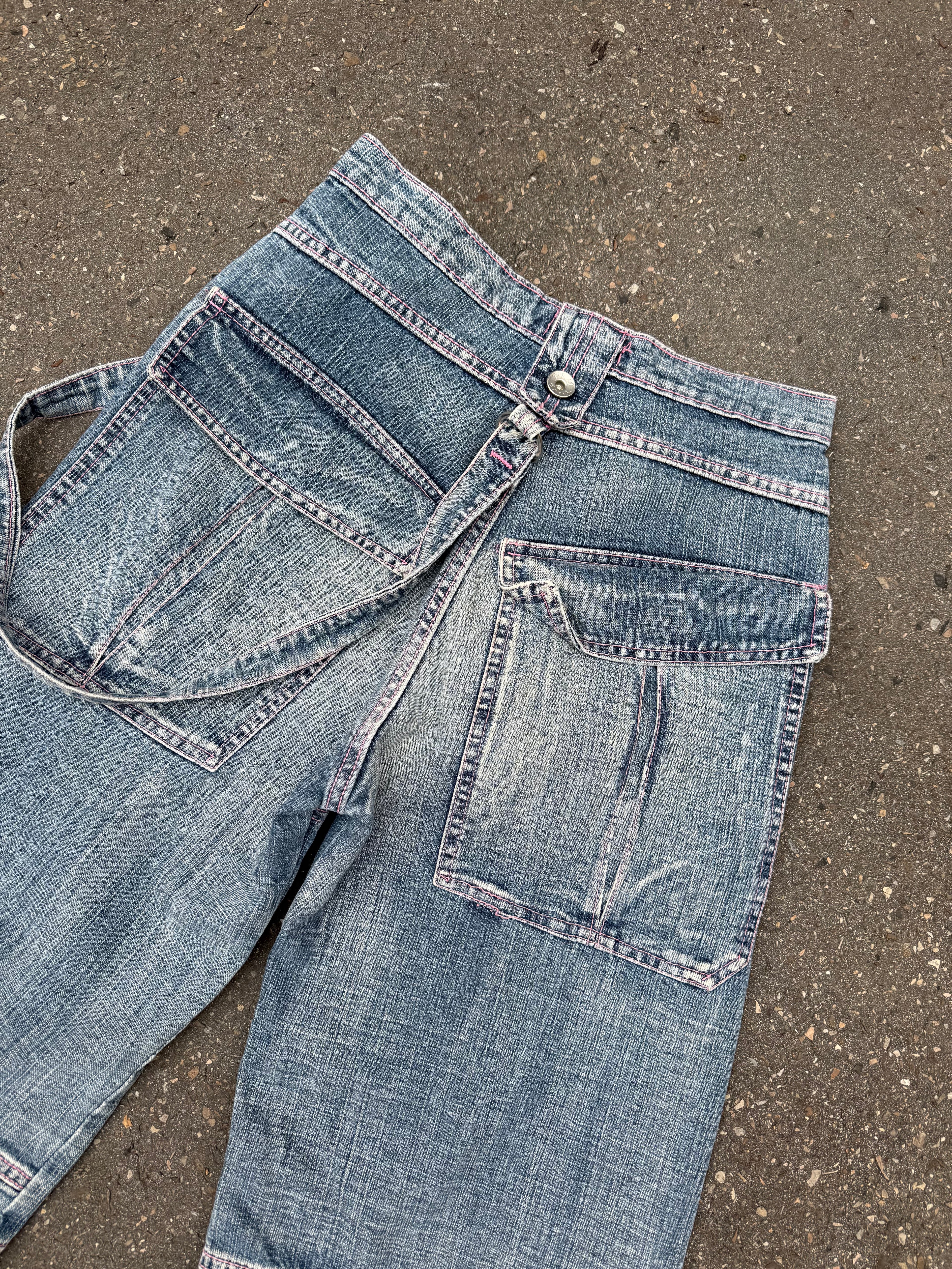 Detailliertes Produktbild von Vintage Cargo Denim mit Pink Stitching XXS von hinten