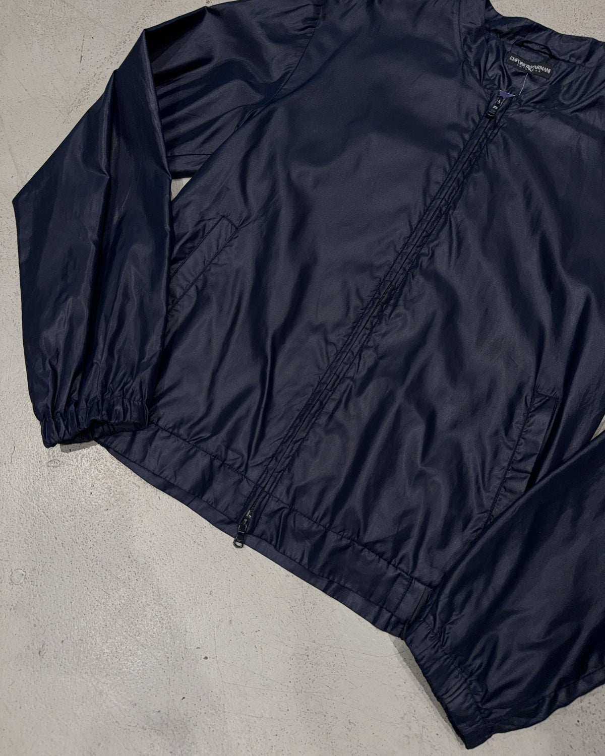 Vintage Emporio Armani Jacke (M) Übergangsjacke von Armani in Dunkelblau mit Back Print