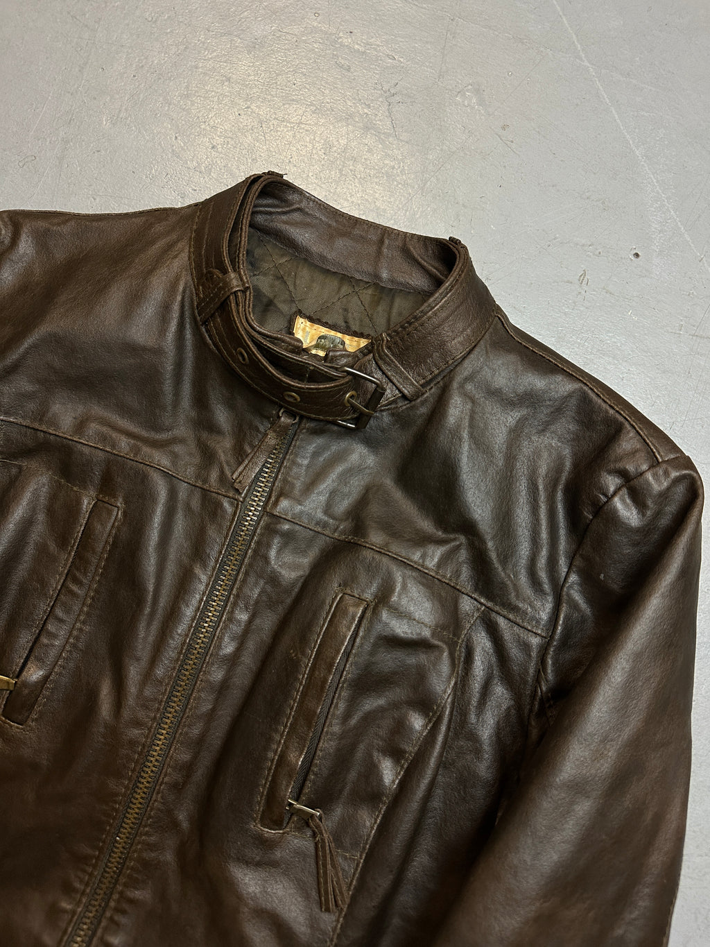 Vintage List Brown Italian Leather Jacket  
für Herren. Y2K Second Hand 2000s Fashion