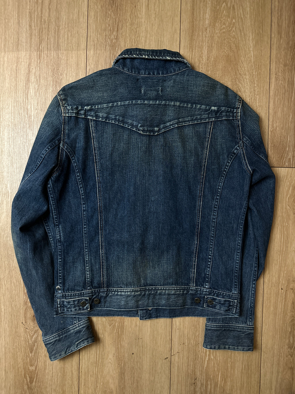 Produktbild von einer Vintage Diesel Denim Jacket von hinten