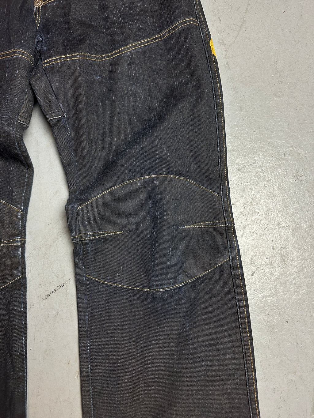 Detailbild von Vintage Black G-Star Raw Waxed Denim von vorne