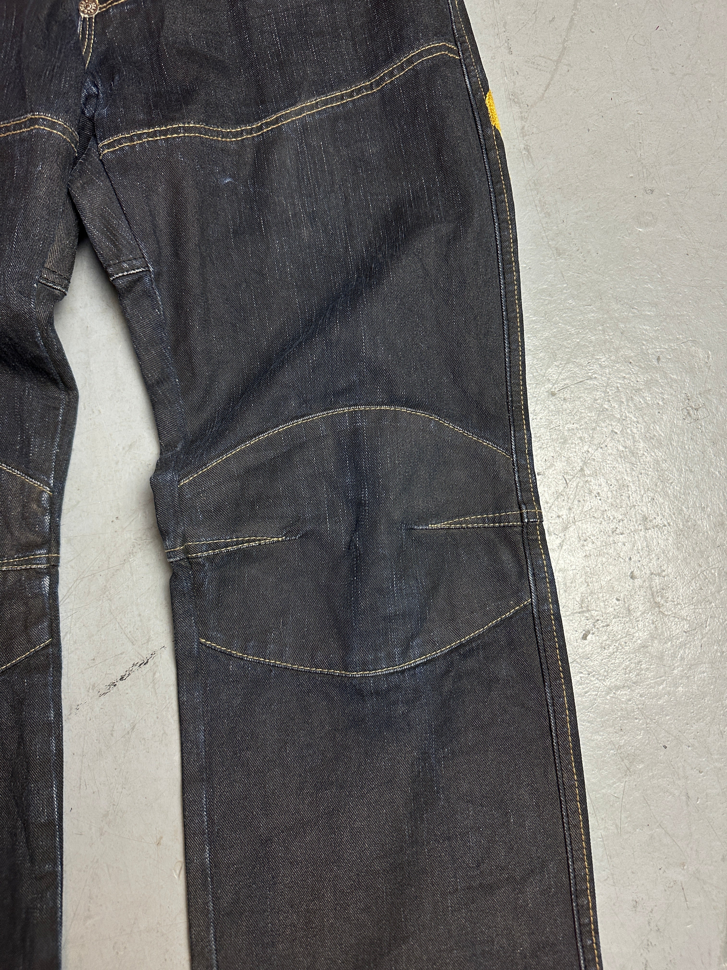 Detailbild von Vintage Black G-Star Raw Waxed Denim von vorne