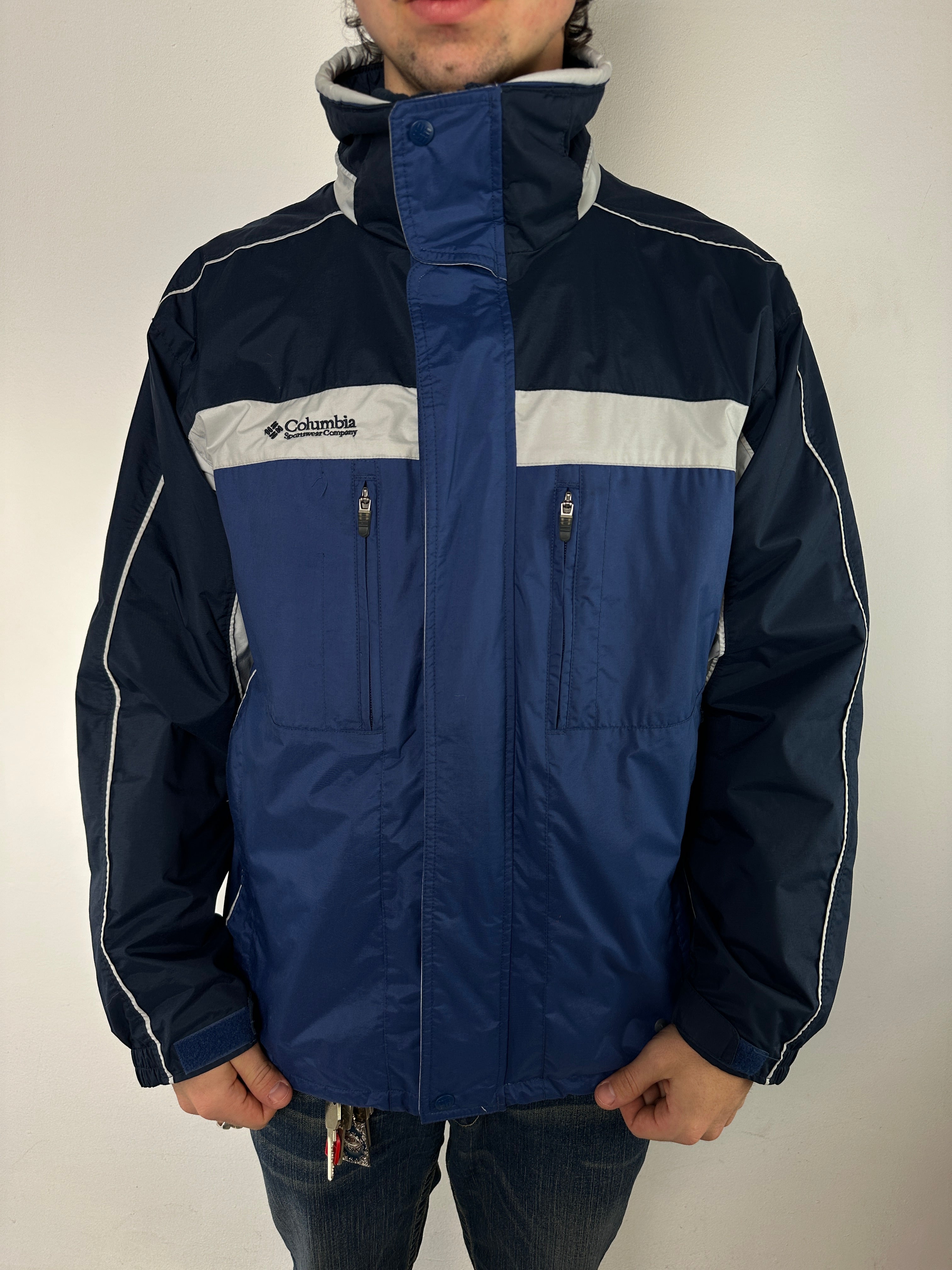 Tragebild von Vintage Columbia Waterproof Rain Jacket L/XL von vorne 