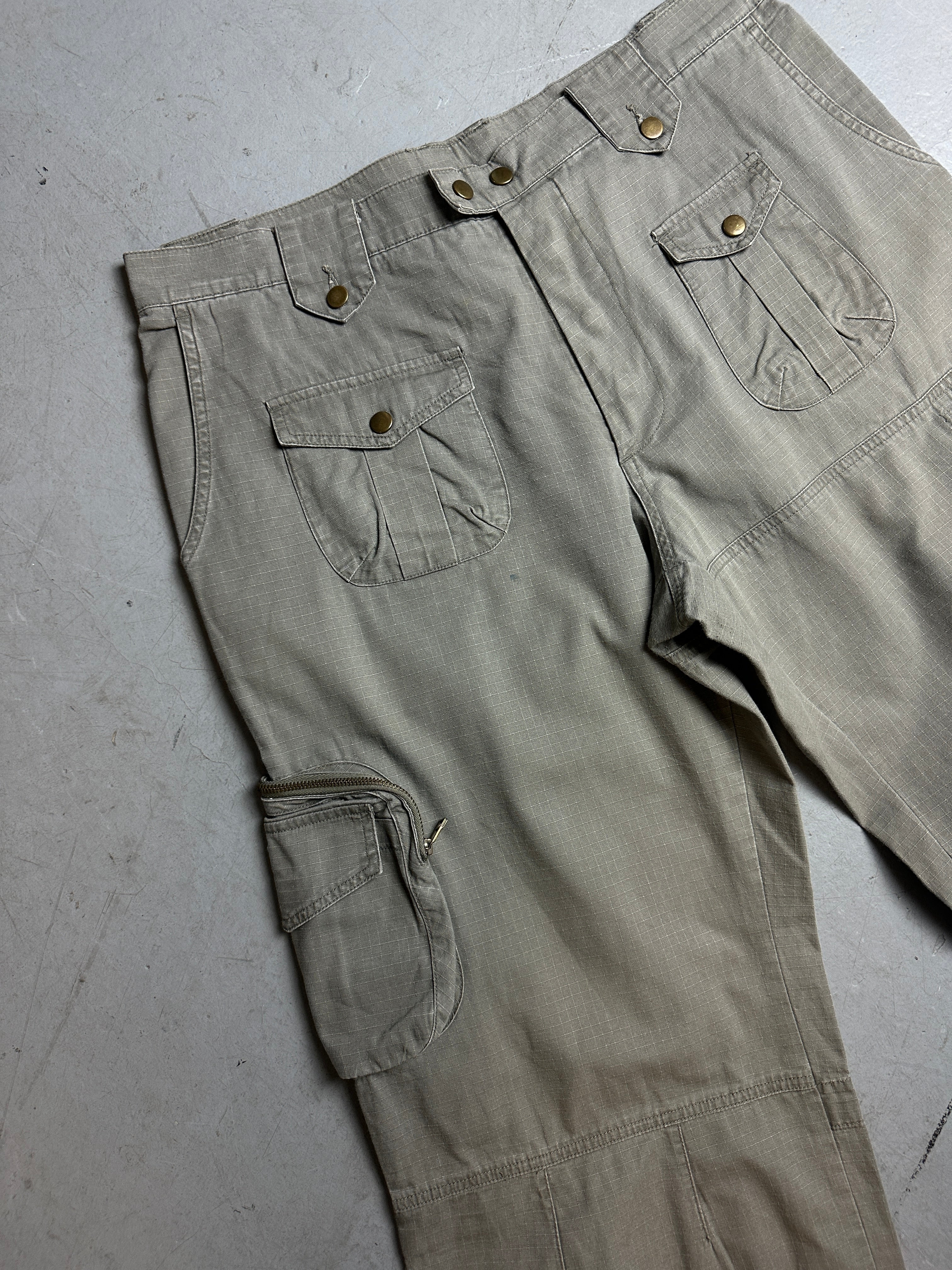 Detailbild von Vintage Khaki Cargo Pants L/XL von vorne 