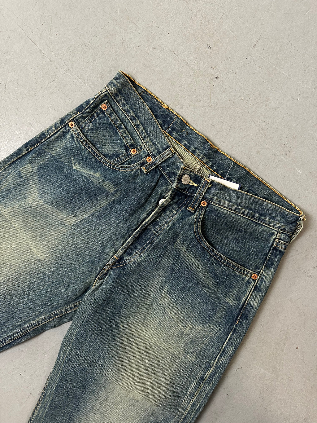 Eine blau grün washed Levi’s baggy denim