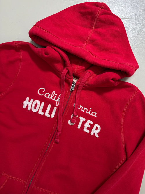 Vintage Hollister Red Hooded Zip Jacket für Damen. Y2K Second Hand 2000s Fashion 
