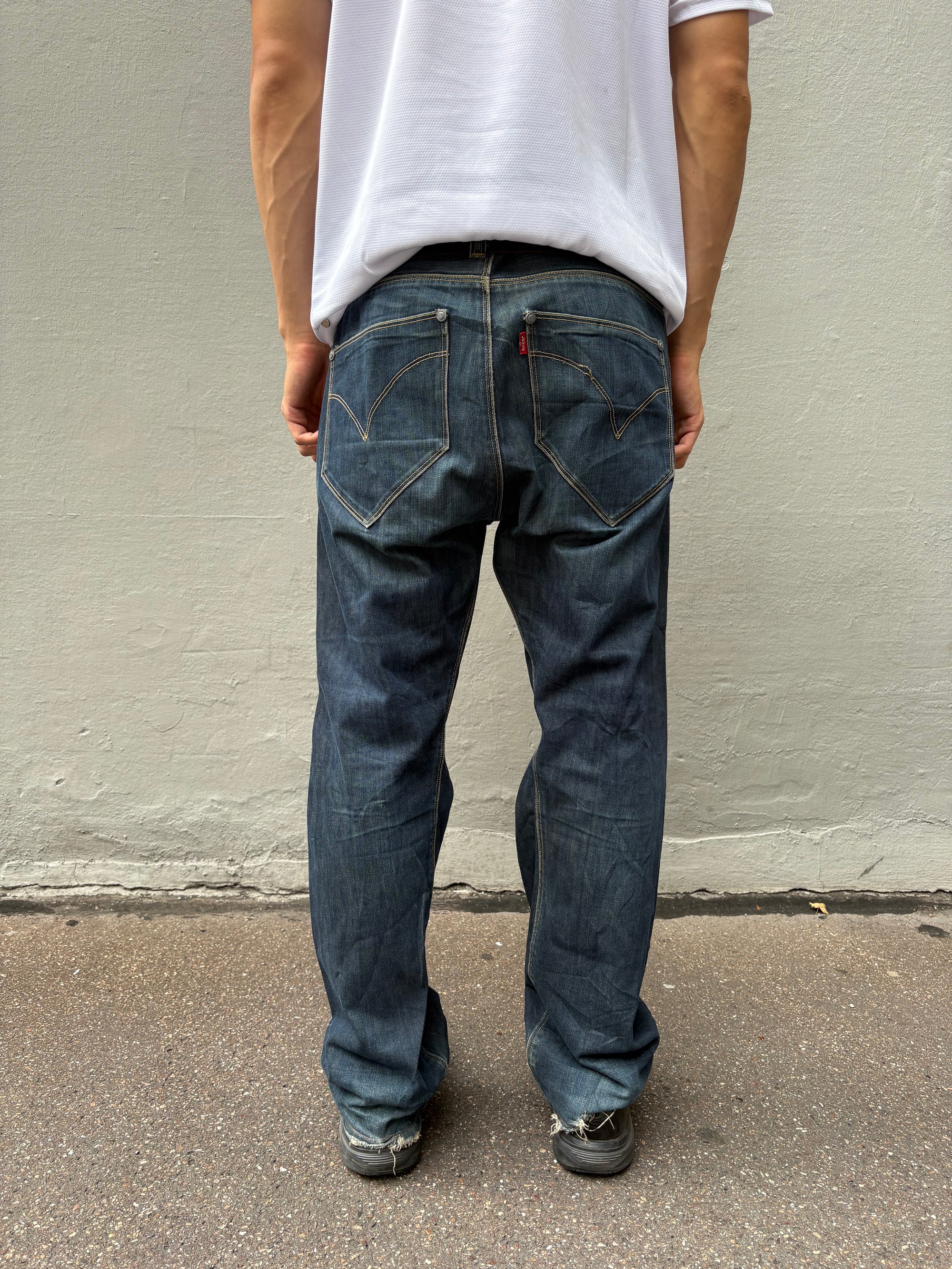 Vintage Dark Blue Levis Engineered Denim L/M