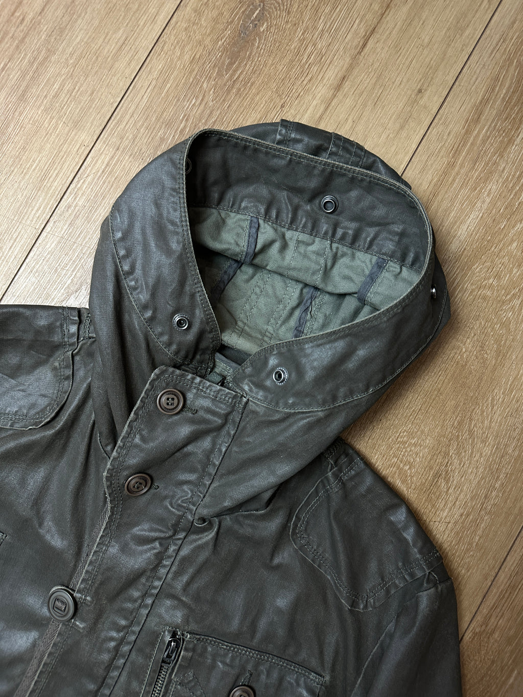 Detailliertes Produktbild von Vintage Waxed Khaki Diesel Hooded Parka L/XL von vorne