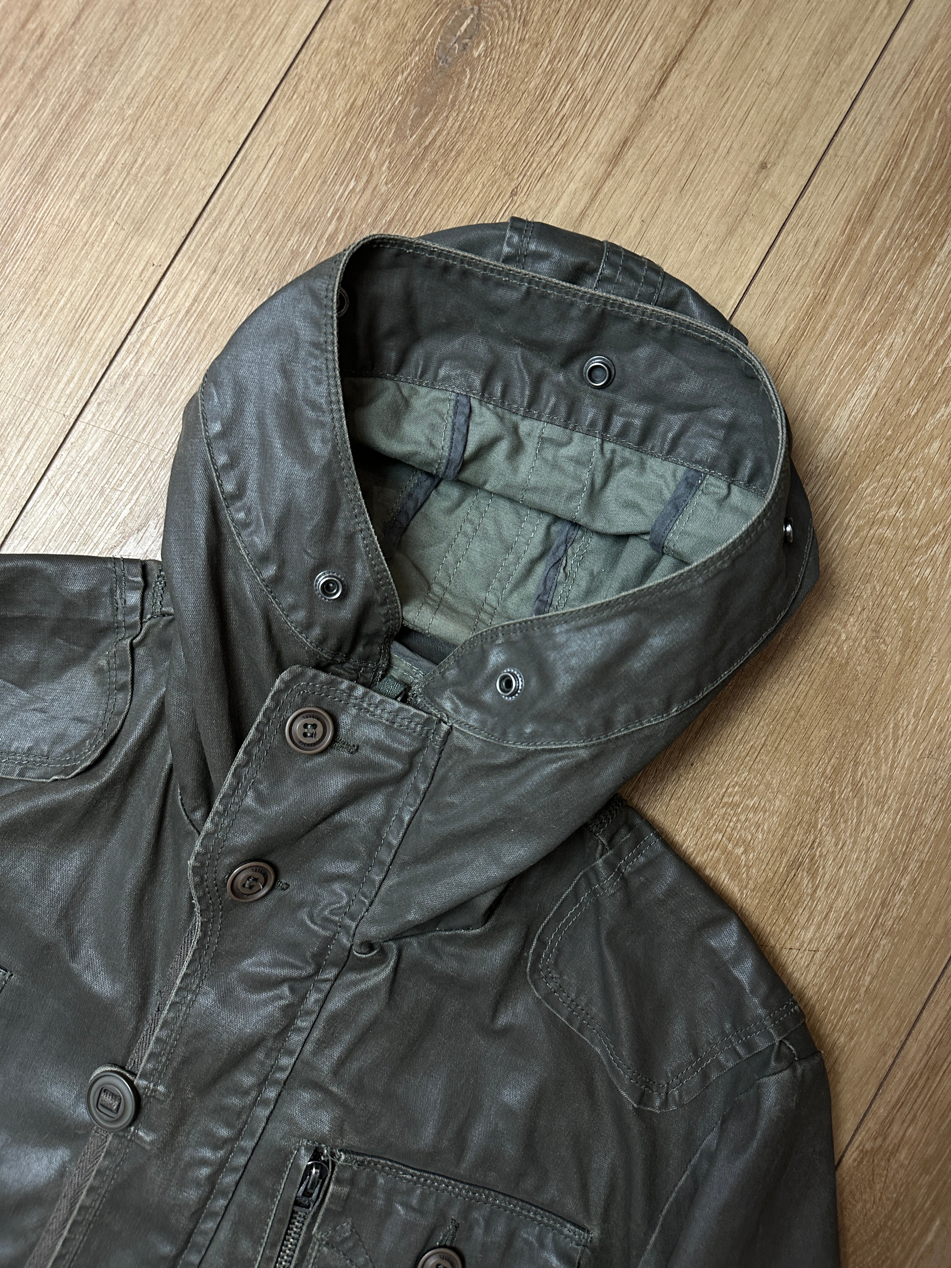 Detailliertes Produktbild von Vintage Waxed Khaki Diesel Hooded Parka L/XL von vorne