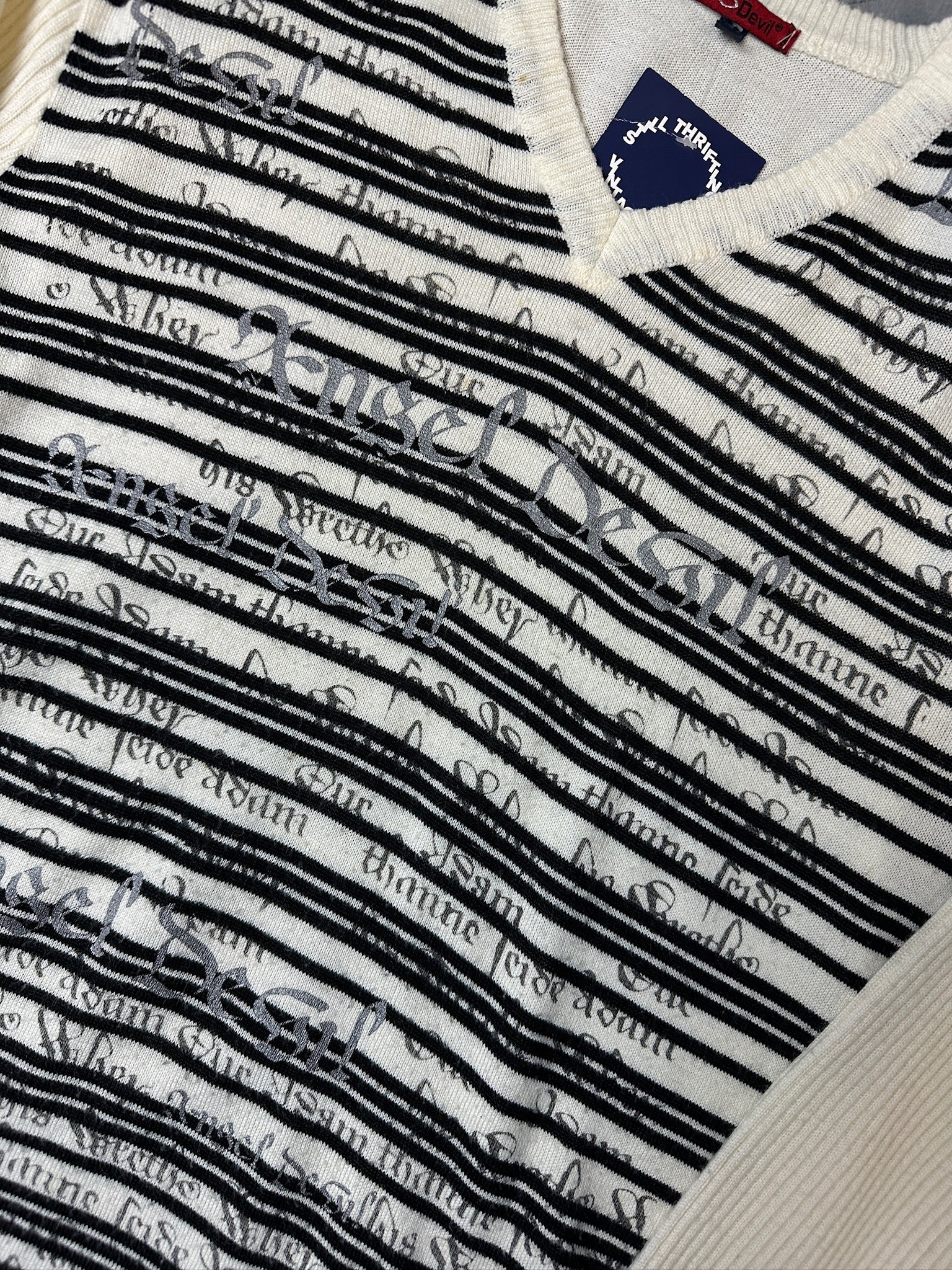 Detailbild von Vintage Angel Devil Striped Knit Longsleeve von vorne