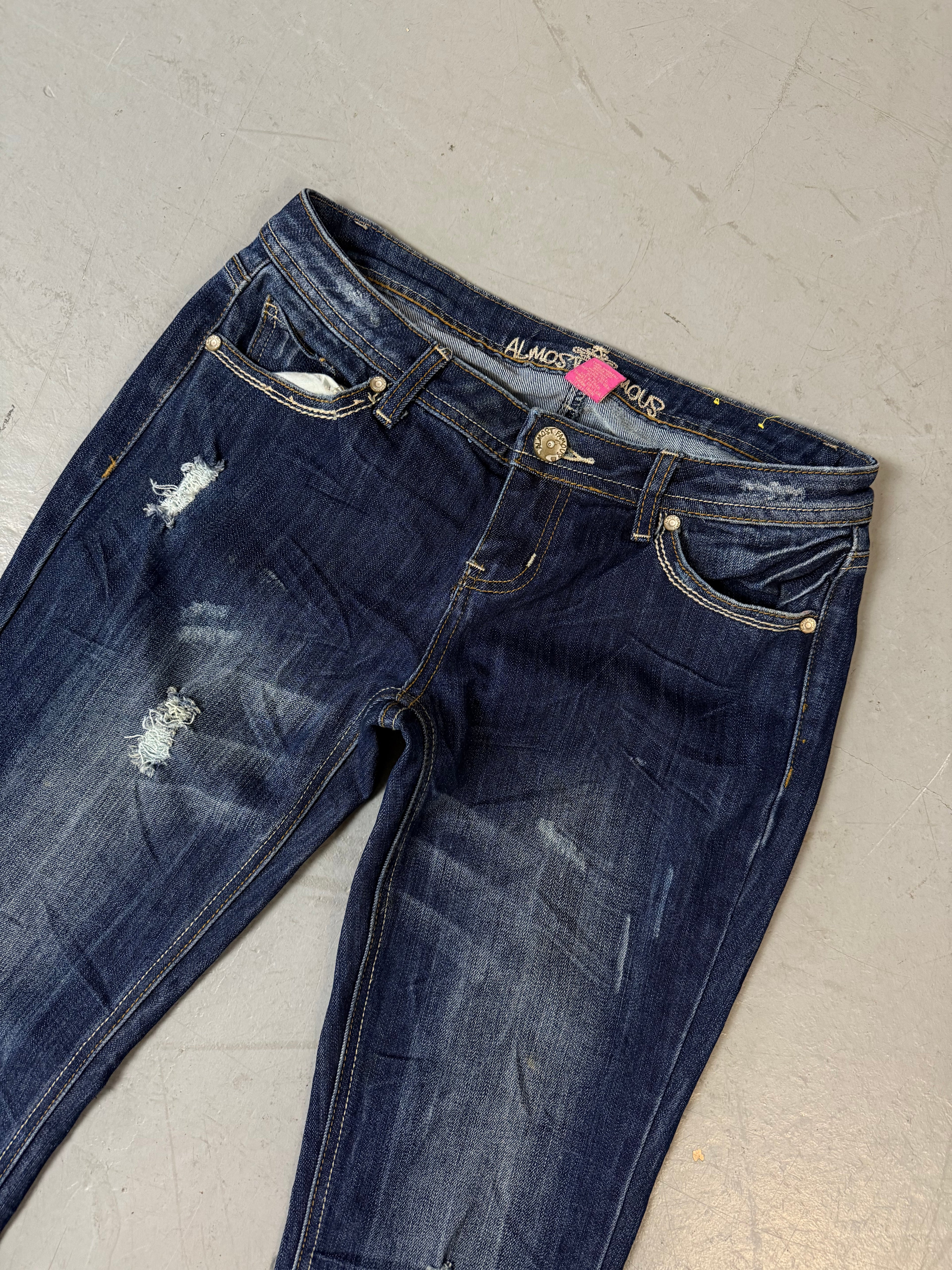 Eine dunkelblaue low waist denim bootcut von almost famous in S