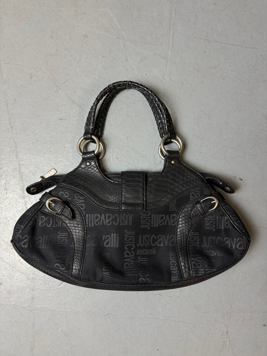 Produktbild von einer Vintage Just Cavalli Y2K Black Shoulder Bag von hinten