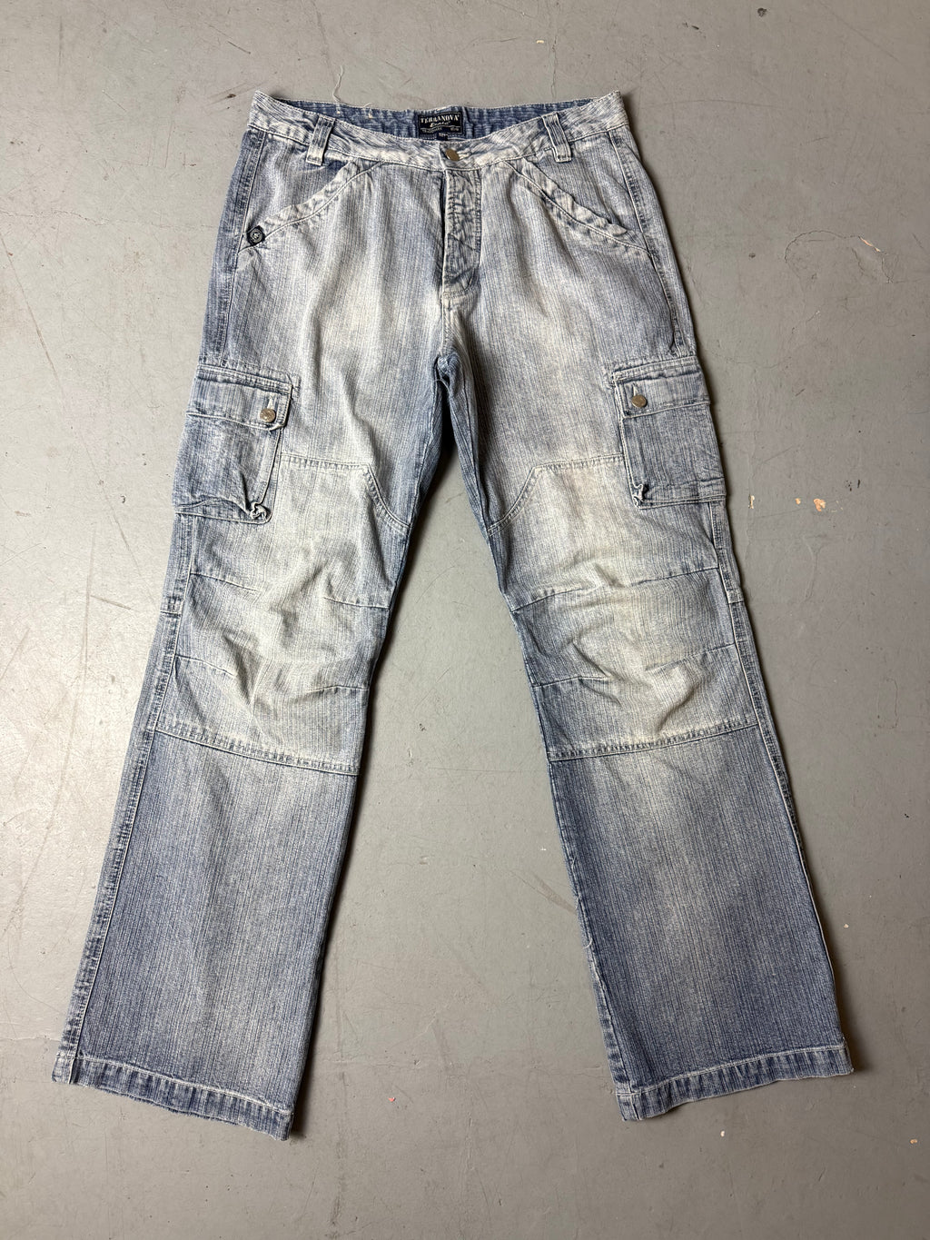 Produktbild von einer Vintage Terranova Light Blue Baggy Jeans von vorne