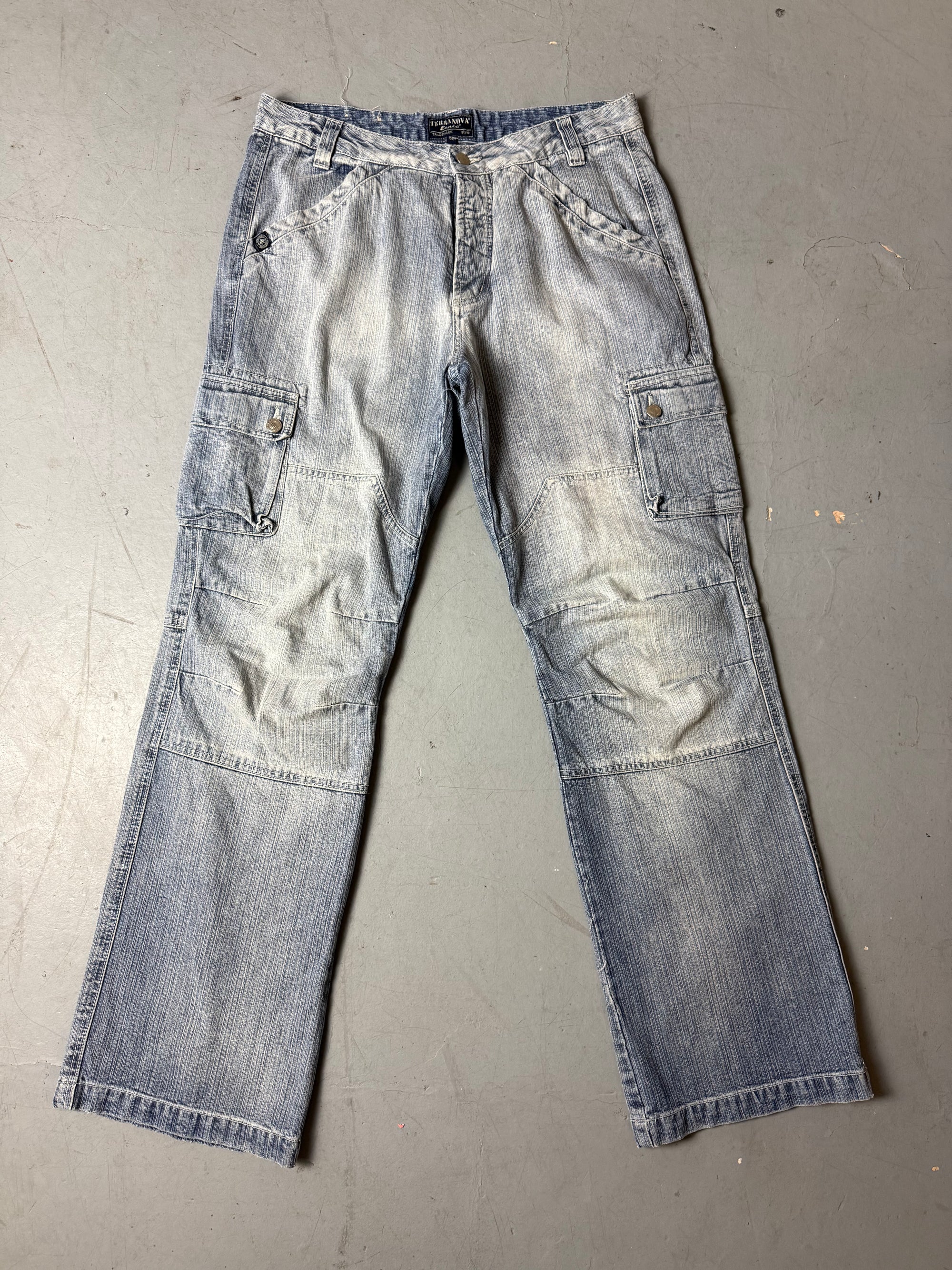 Produktbild von einer Vintage Terranova Light Blue Baggy Jeans von vorne
