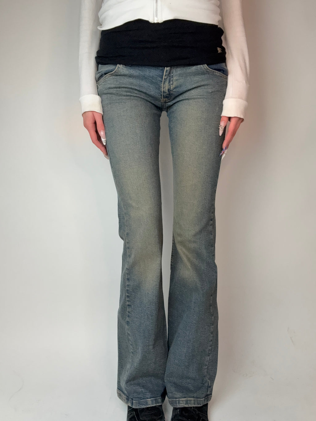 Vintage Boosley Flared Low Waist Jeans für Damen. Y2K Second Hand 2000s Fashion