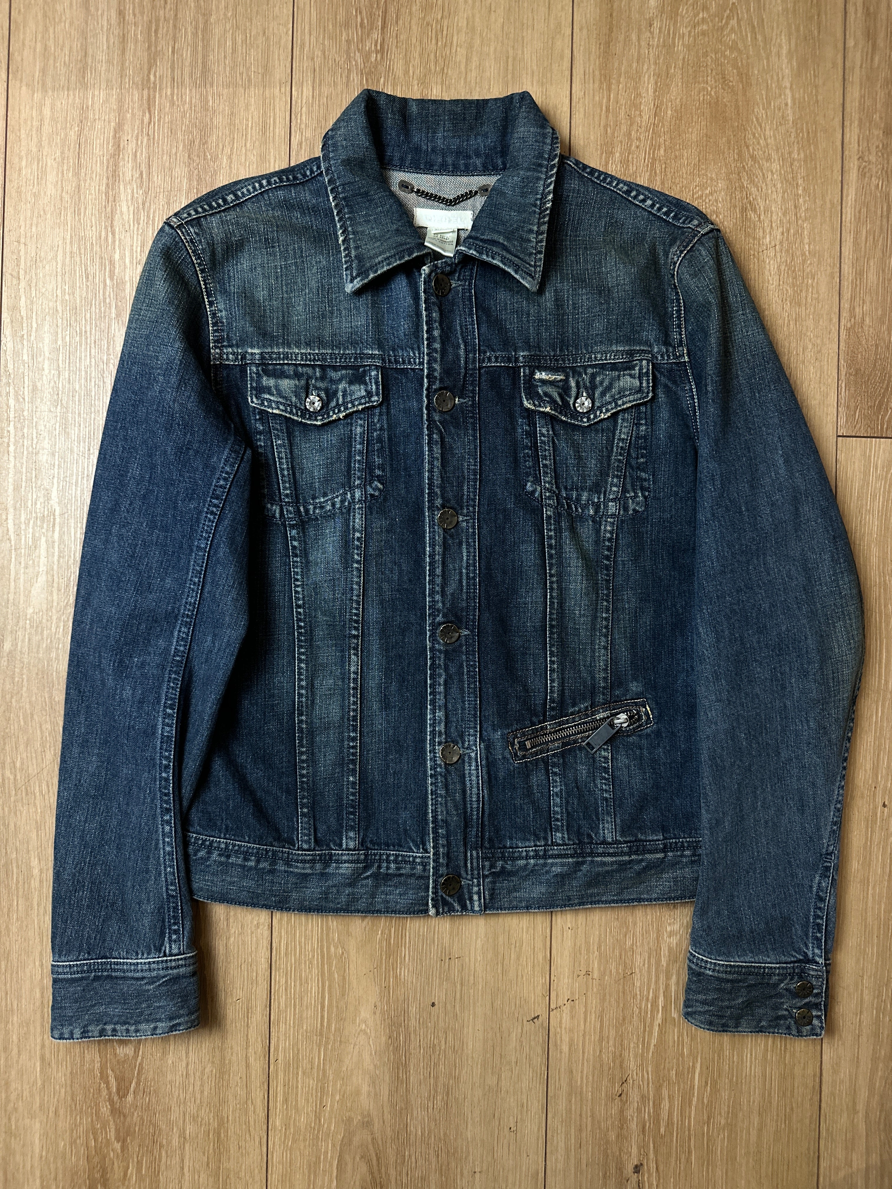 Produktbild von einer Vintage Diesel Denim Jacket von vorne