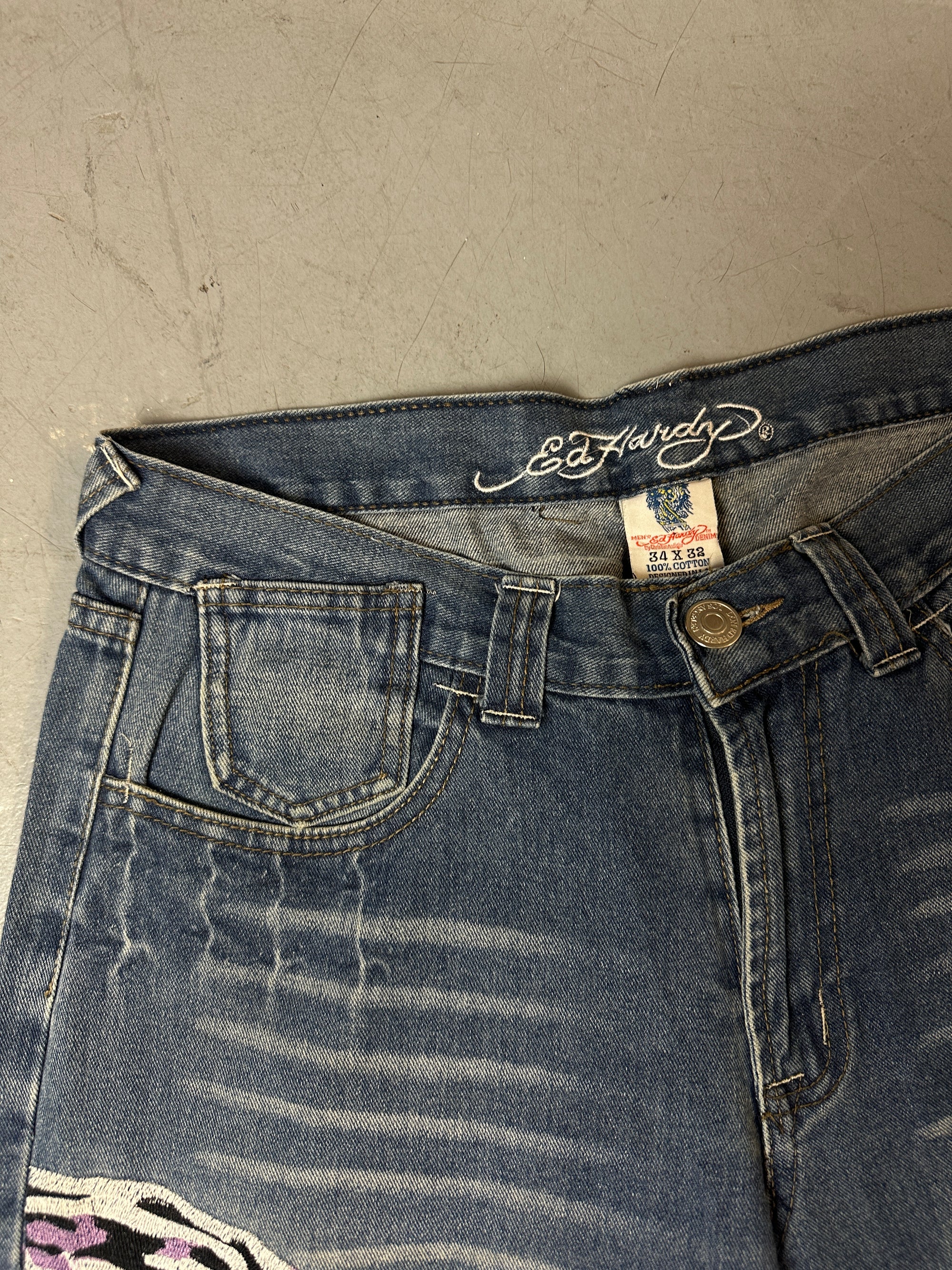 Detailbild von Vintage Ed Hardy Printed Tiger Denim von vorne