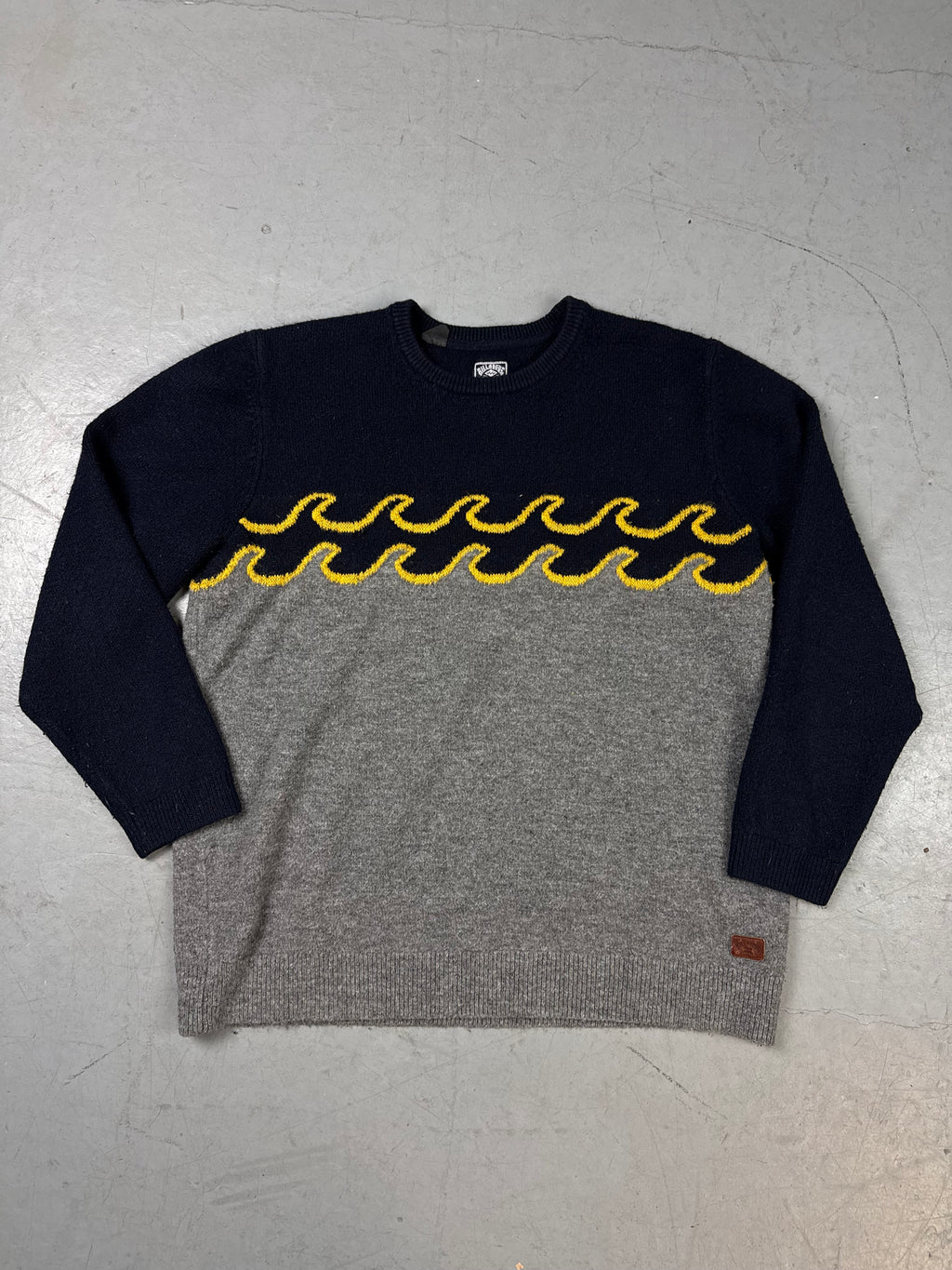 Produktbild von Vintage Billabong Waves Blue and Grey Sweater L  von vorne