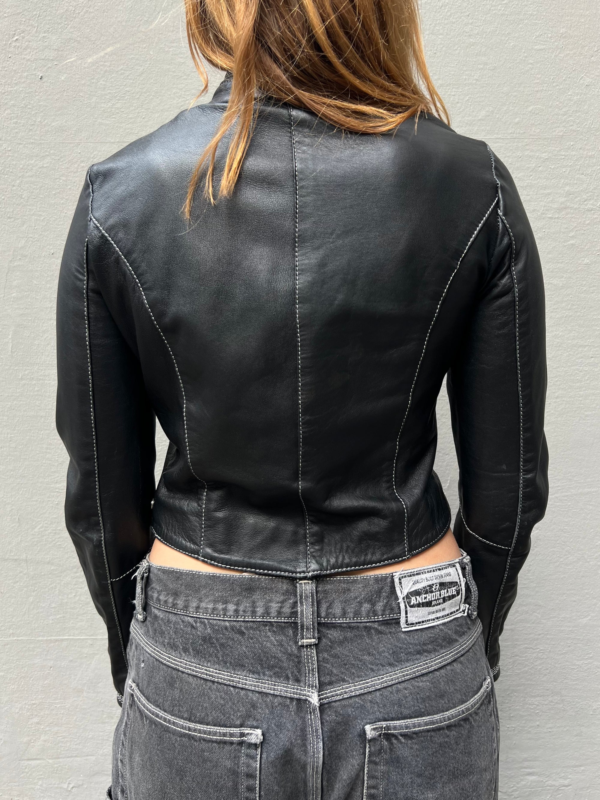 Trage Bild Vintage Zip Leather Jacket M von hinten