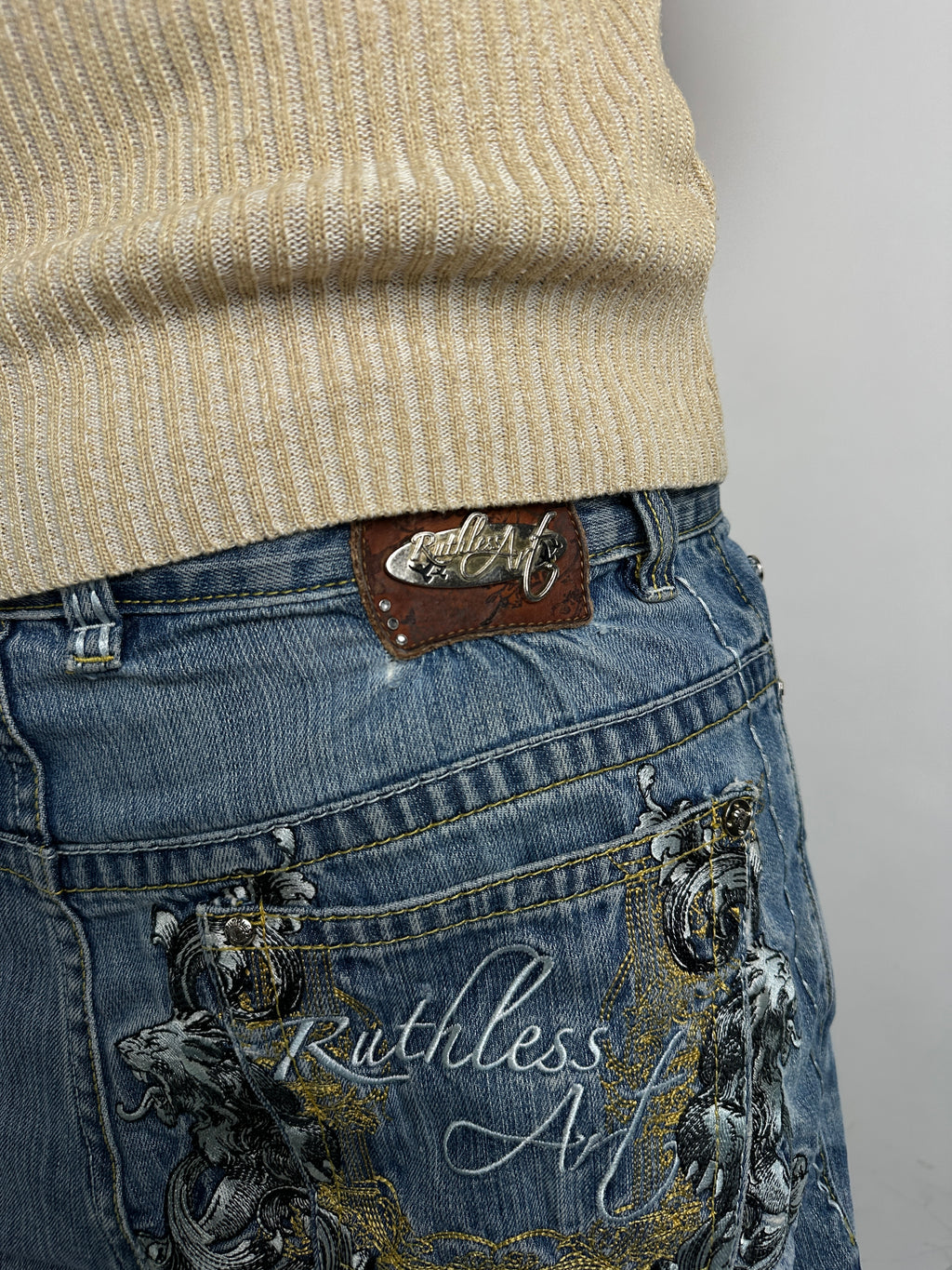 Detailbild von Vintage Ruthless Art Baggy Denim with Backprint von hinten