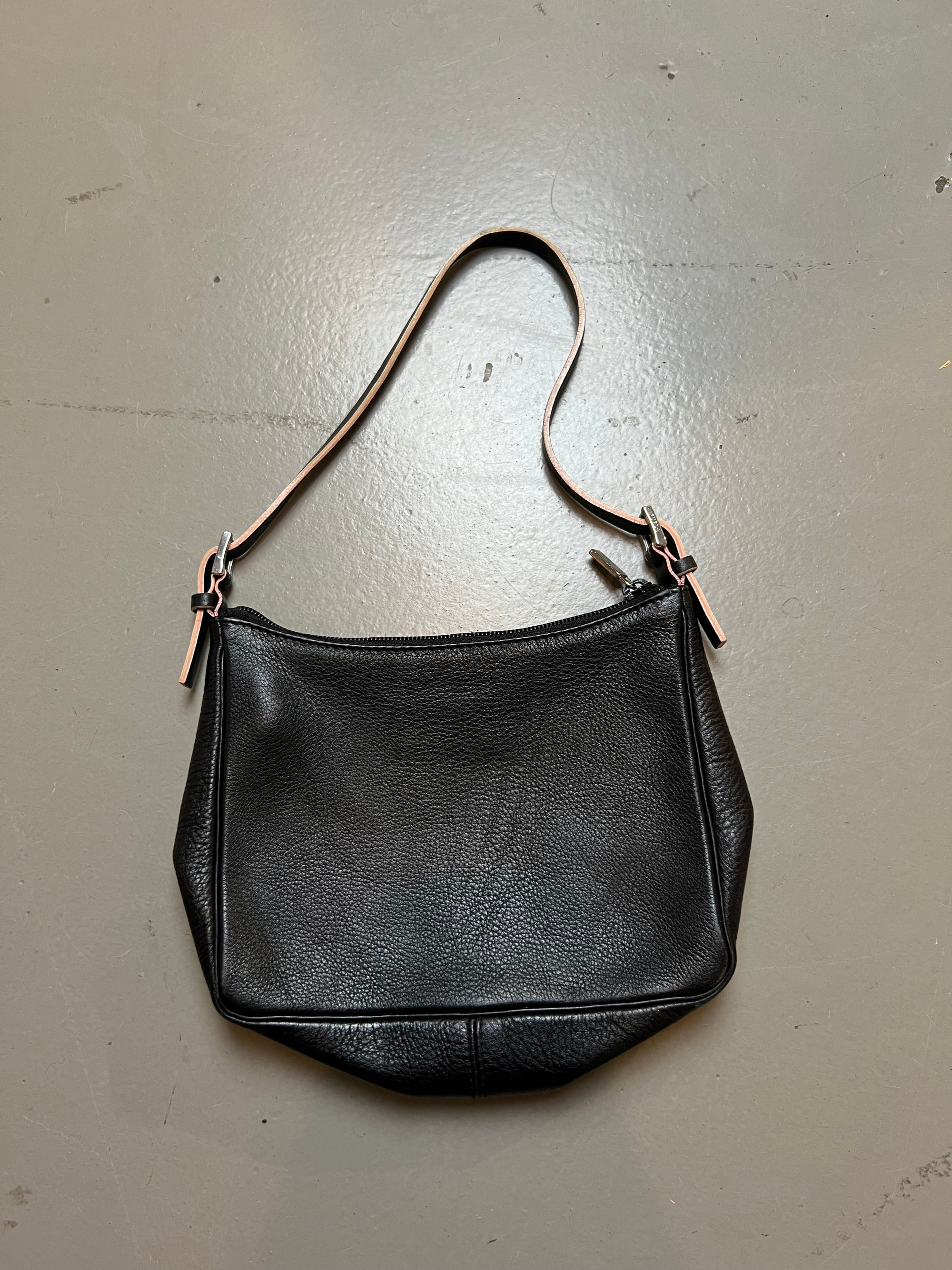 Produkt Bild Vintage Furla Shoulder Bag Black von vorne 