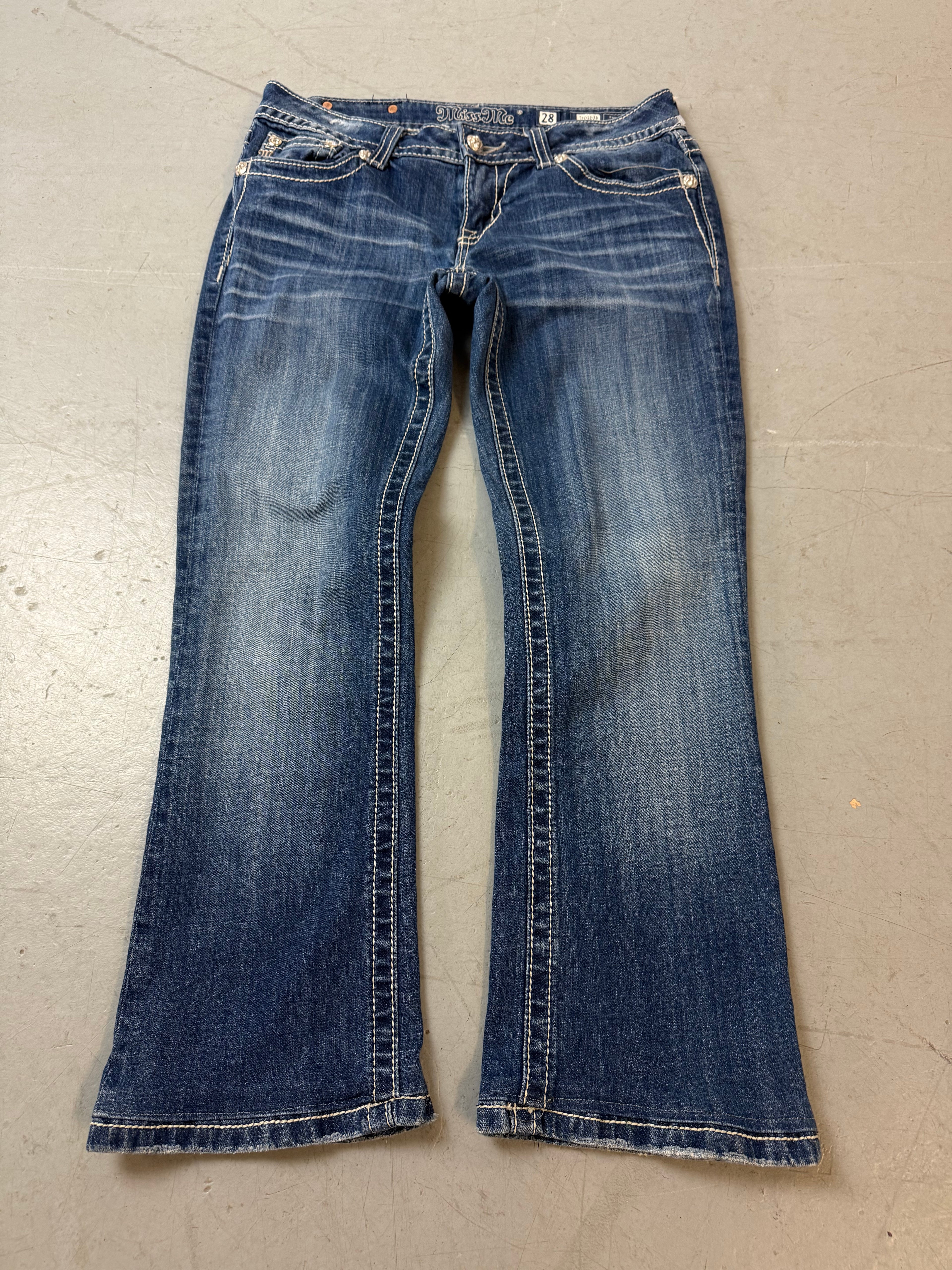 Vintage Miss Me Low Waist Capri Denim für Damen. Y2K Second Hand 2000s Fashion