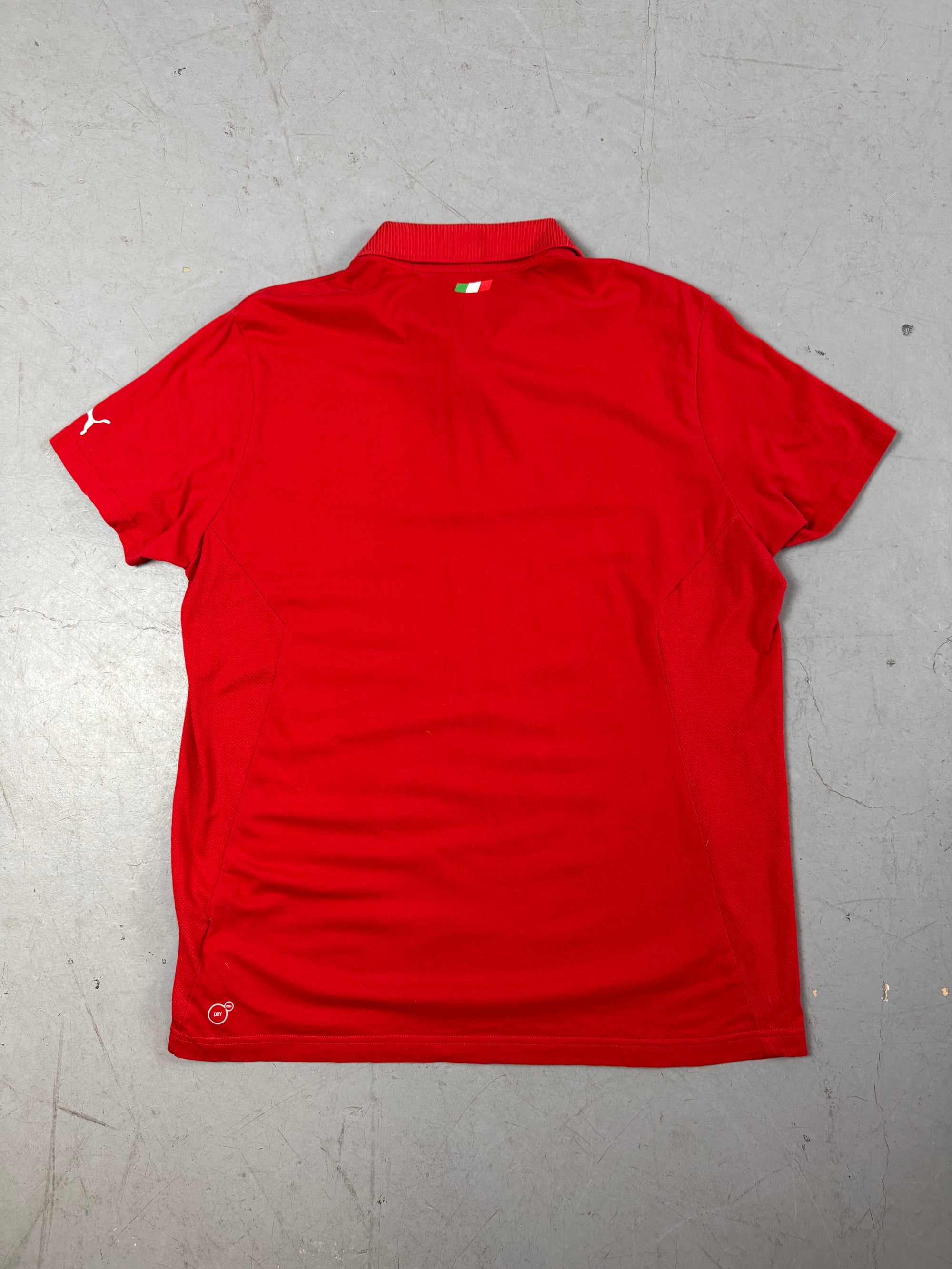 Produktbild von einem Vintage Puma Ferrari Red Polo T-Shirt von hinten