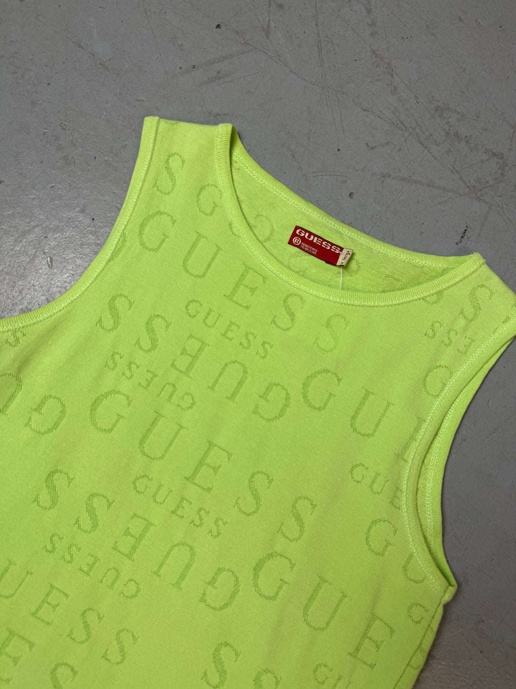 Detailbild von Vintage Guess Green Tank Top L von vorne