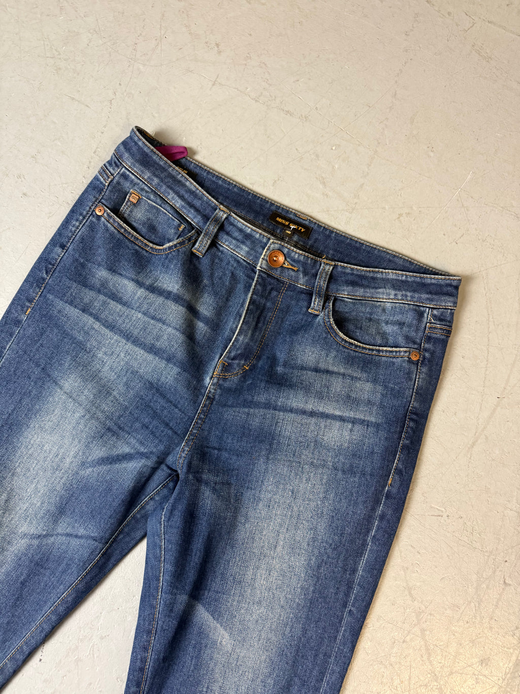 High waist dunkelblaue miss sixty Jeans mit sehr breitem schlag 