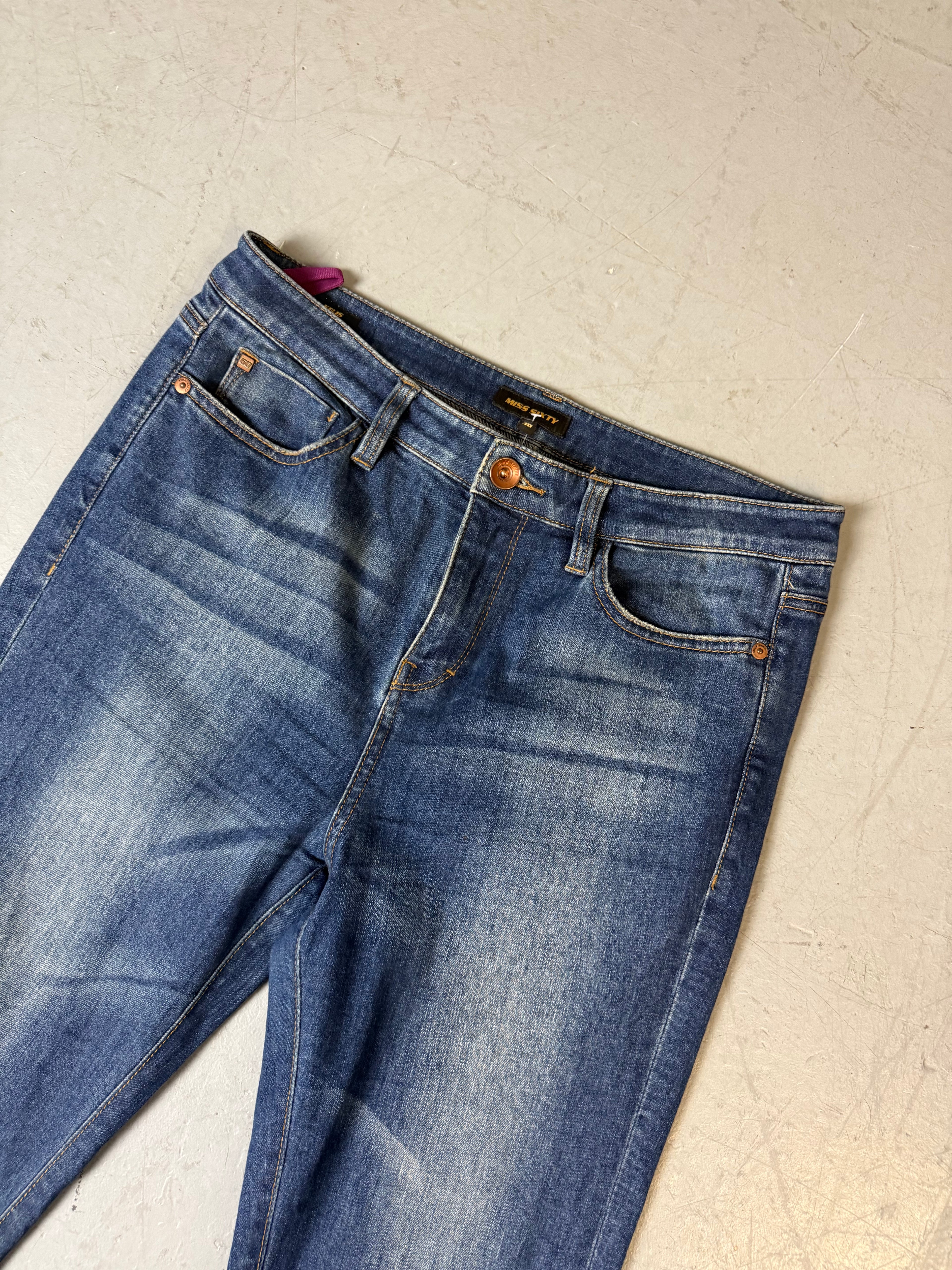 High waist dunkelblaue miss sixty Jeans mit sehr breitem schlag 