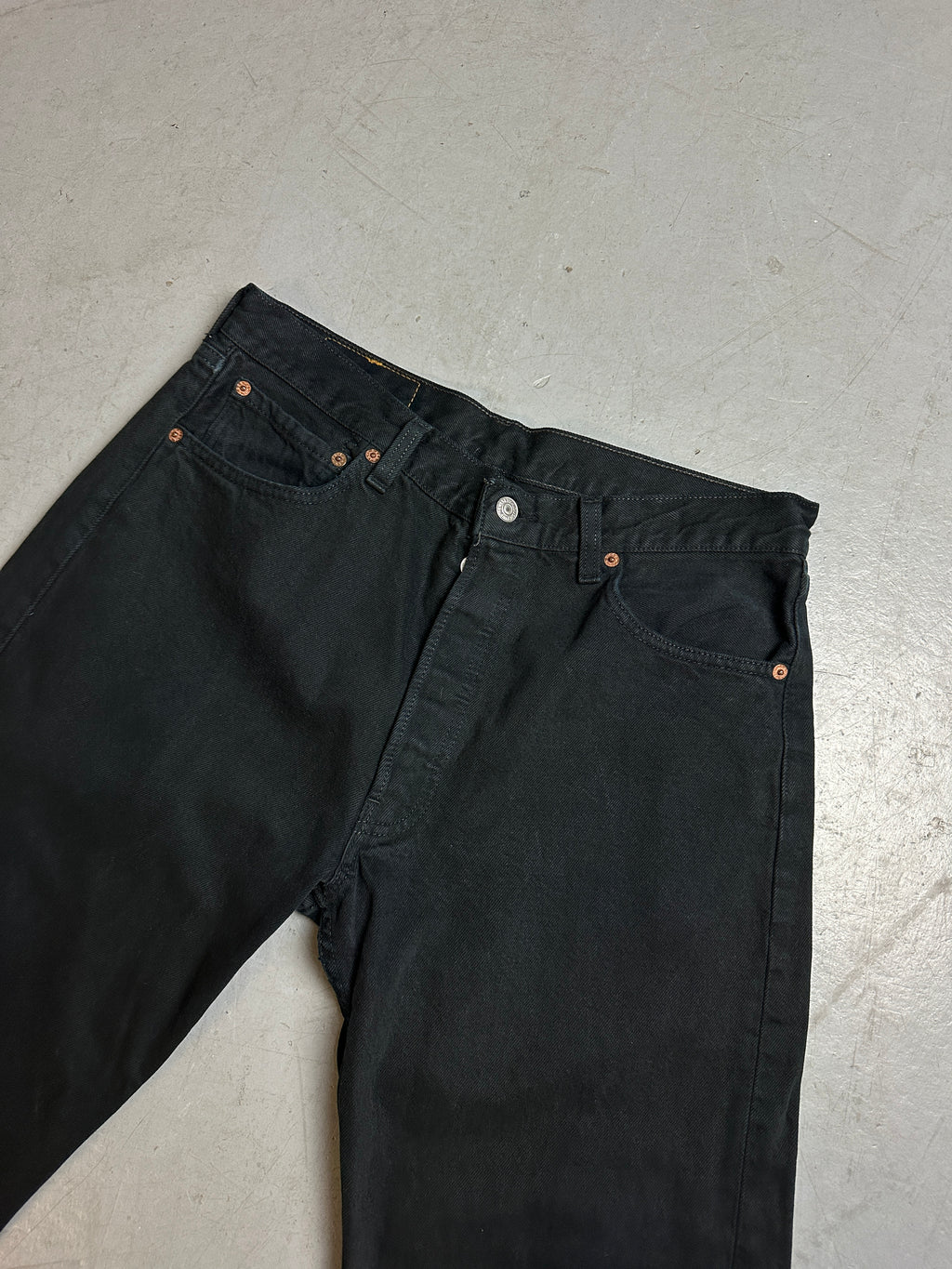 Detailbild von Vintage Black Levis Denim M/L von vorne 