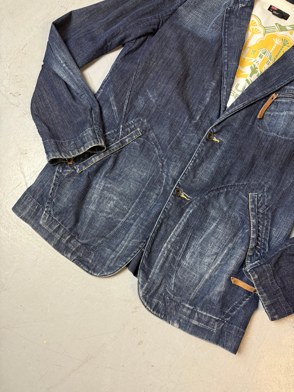 Detailbild von Vintage Diesel Dark Denim Coat von Vorne
