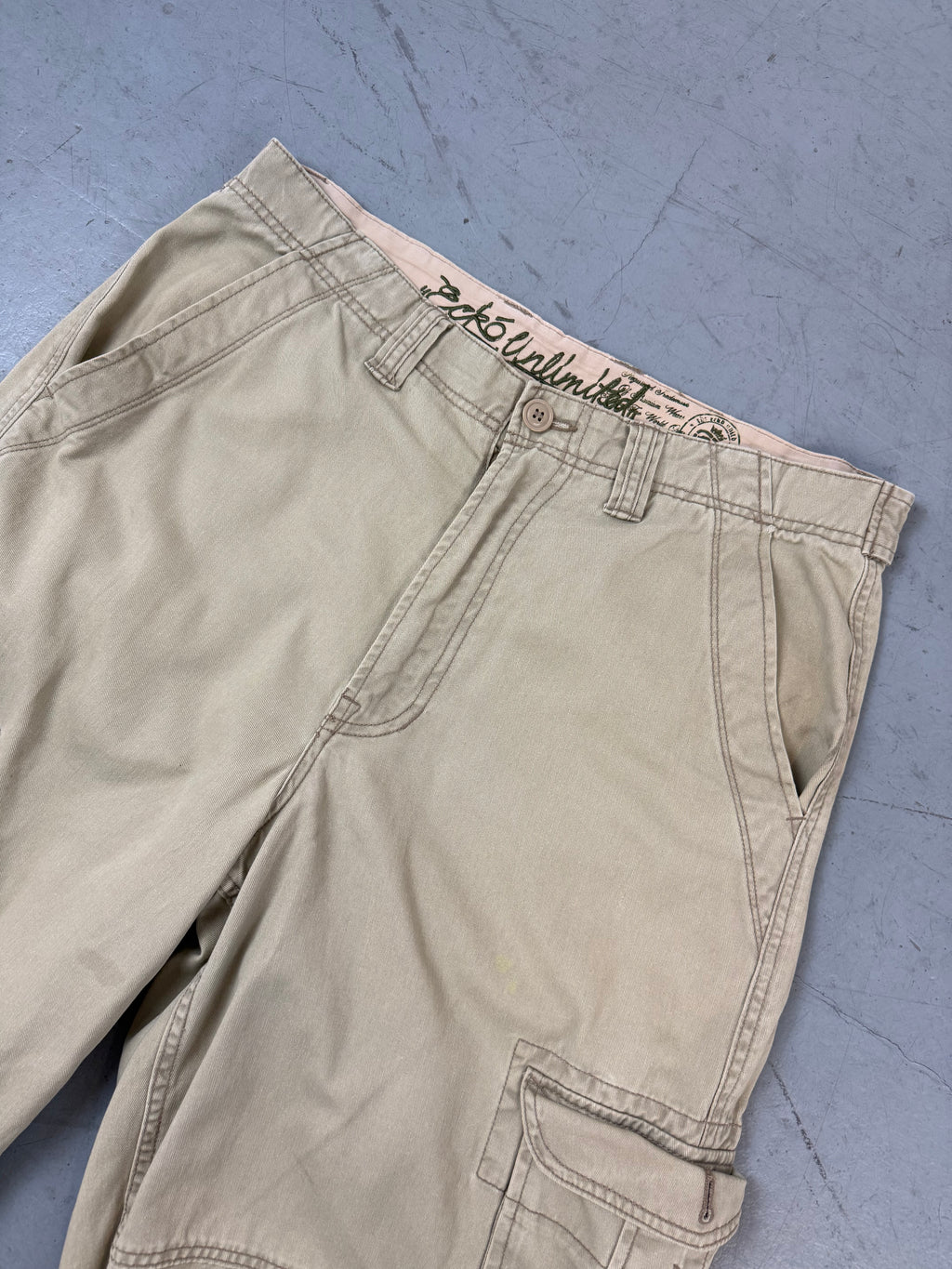 Vintage Ecko Unltd. Beige Cargo Shorts XL