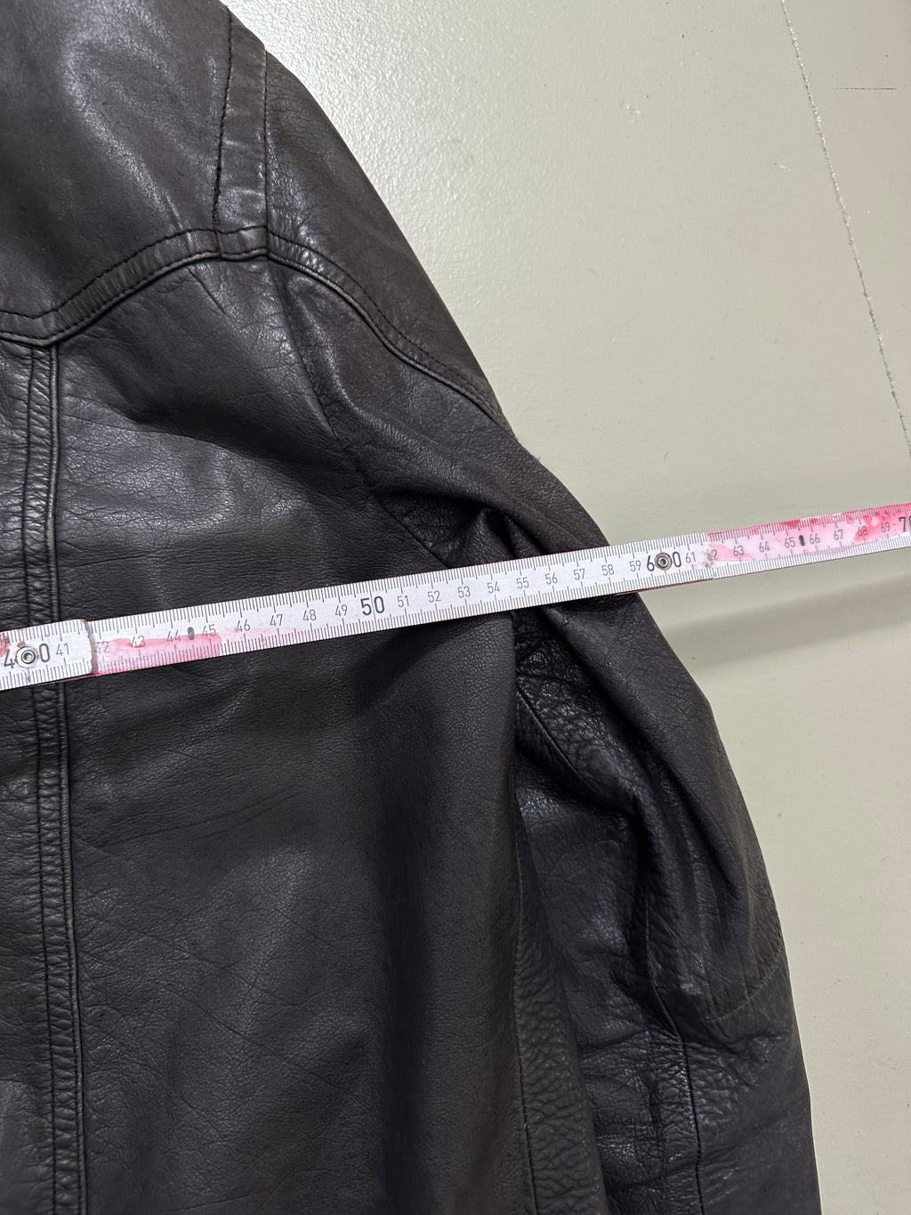 Vintage Racing Leather Jacket für Herren. Y2K Second Hand 2000s Fashion 