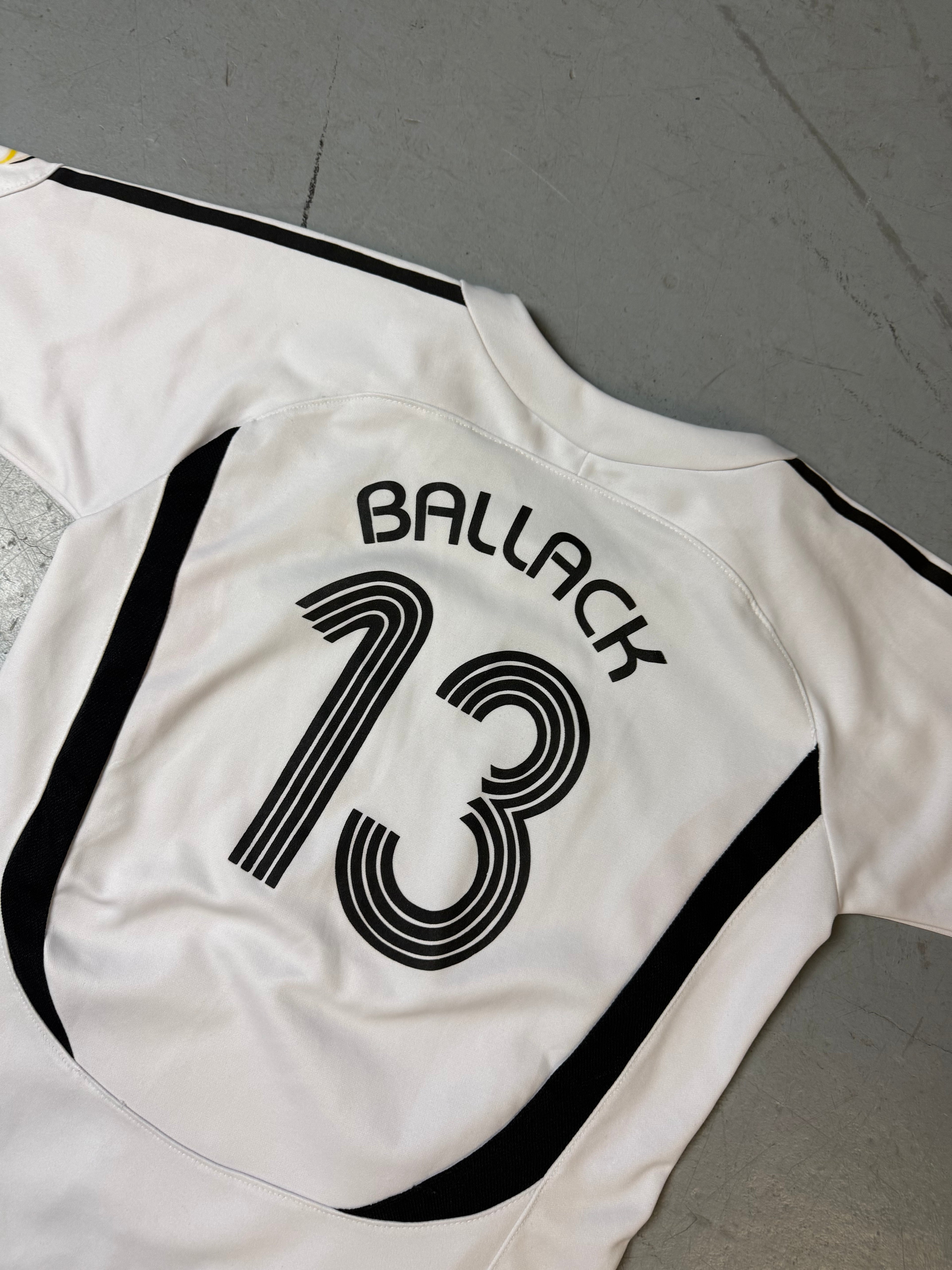 Detailbild von Vintage Germany Ballack Fan Jersey S von hinten