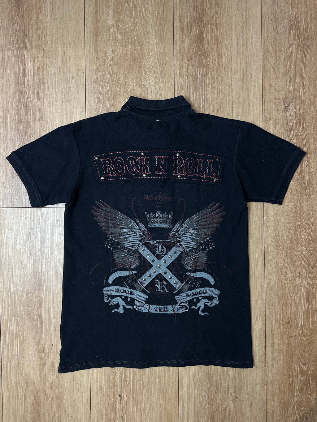 Produktbild von einem Vintage Hard Rock Café Polo von hinten